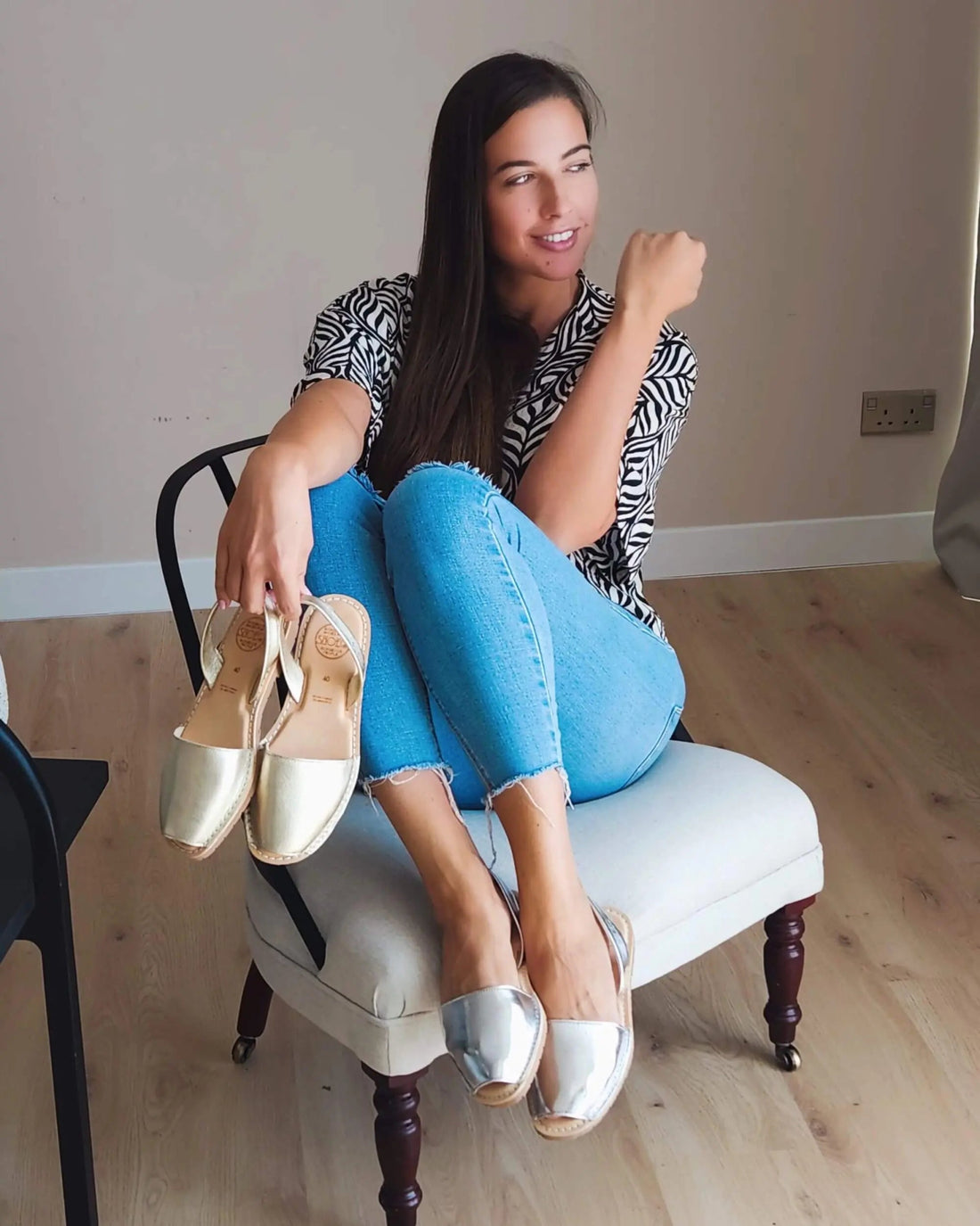 Luxe Avarca platinum vegan silver flat shoes memory foam Dubai