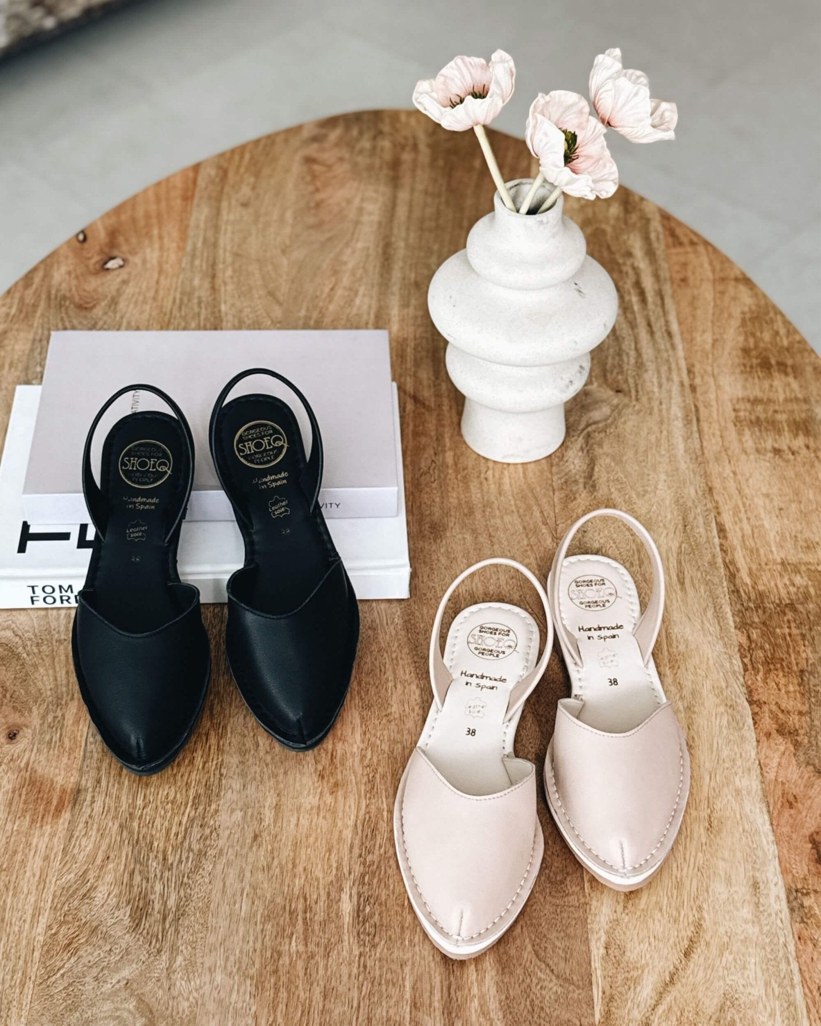Black avarca with enclosed toe and memory foam insole, handmade Menorca - Shoeq