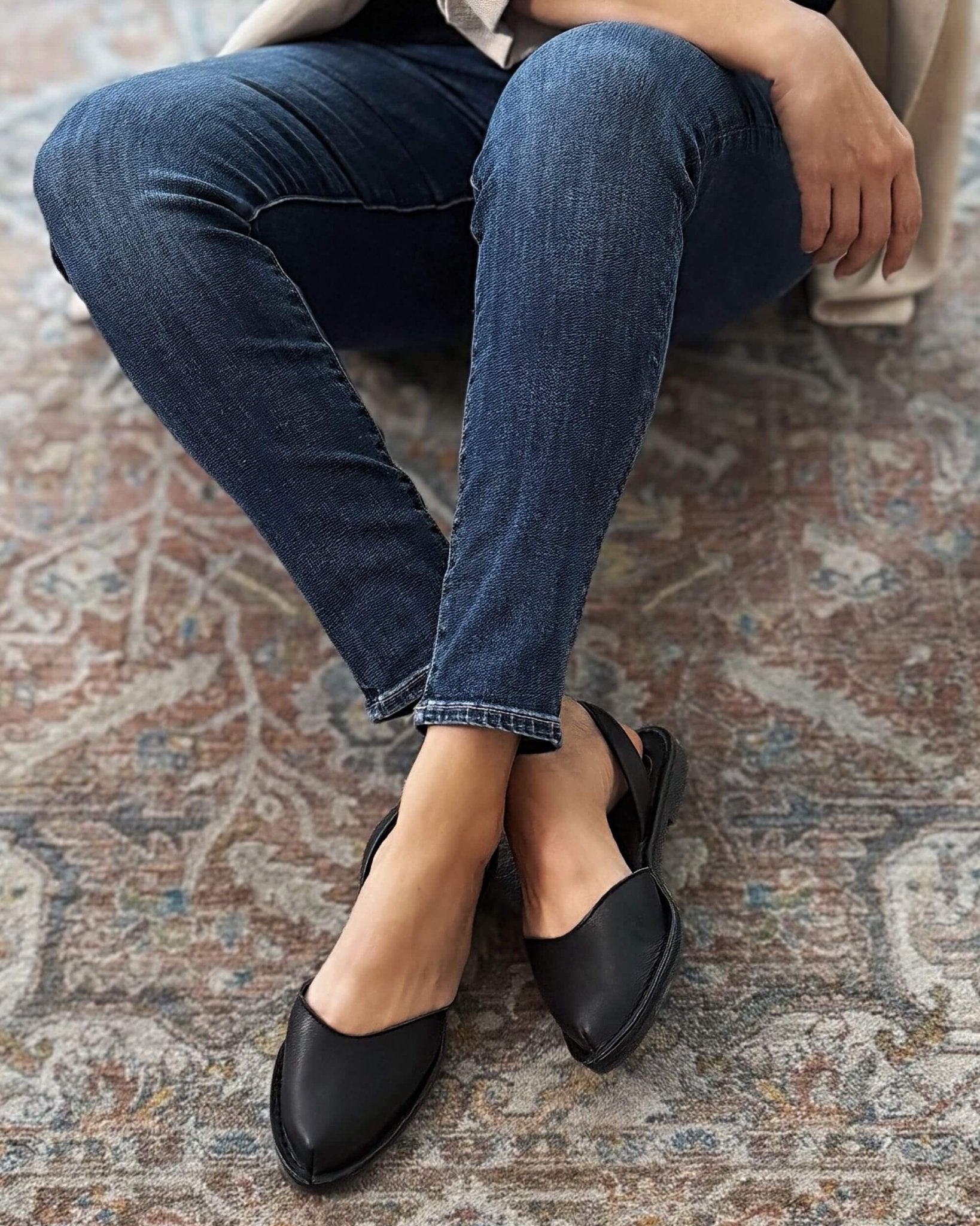 Black closed-toe avarca sandal, nappa leather, sweetheart upper - Shoeq