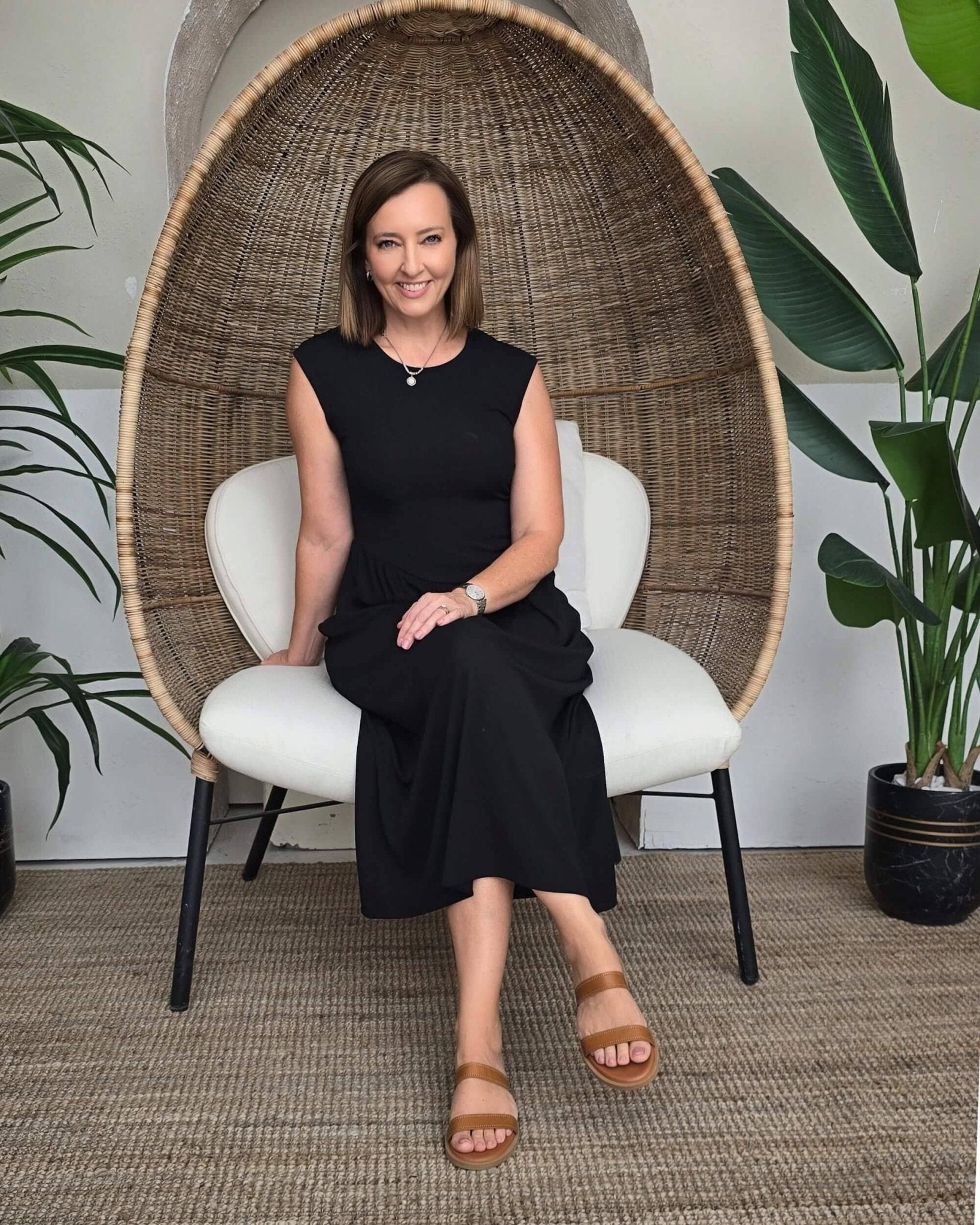 Aria LUXE Slide in Tan - Shoeq