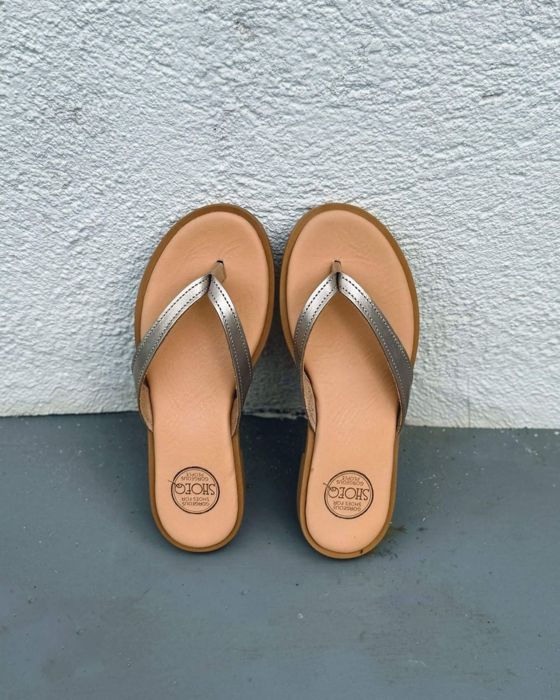 Ava LUXE Bronze metallic leather slide V-strap cushioned handcrafted Greece - Shoeq