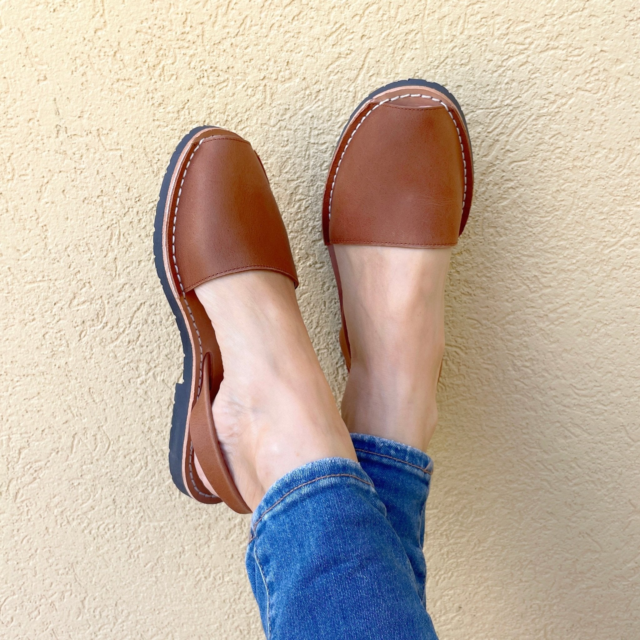 Classic Avarca in Chocolate - Shoeq