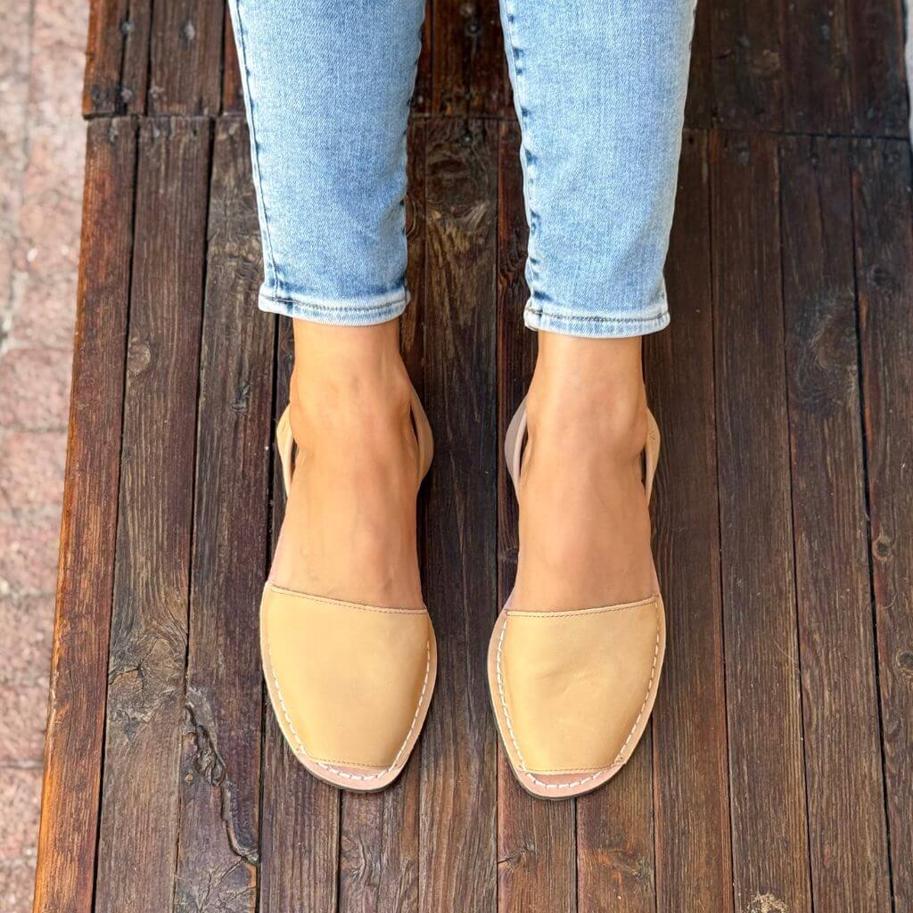 Classic Avarca in Honey - Shoeq