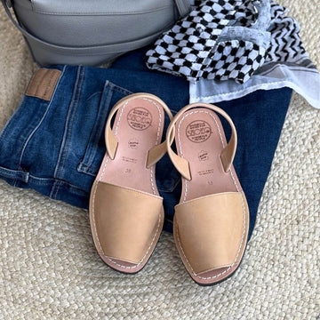 Classic Avarca honey leather single-strap flat sandal handcrafted Menorca Spain - Shoeq