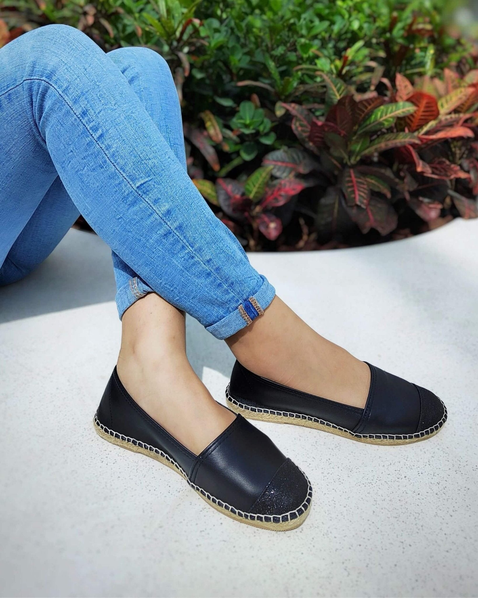 Black glitter espadrilles flat women handcrafted Spain
