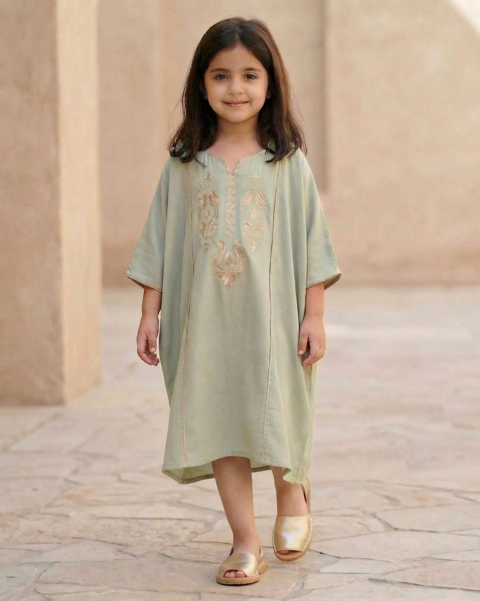 Girls Classic Avarca in Champagne Metallic - Shoeq