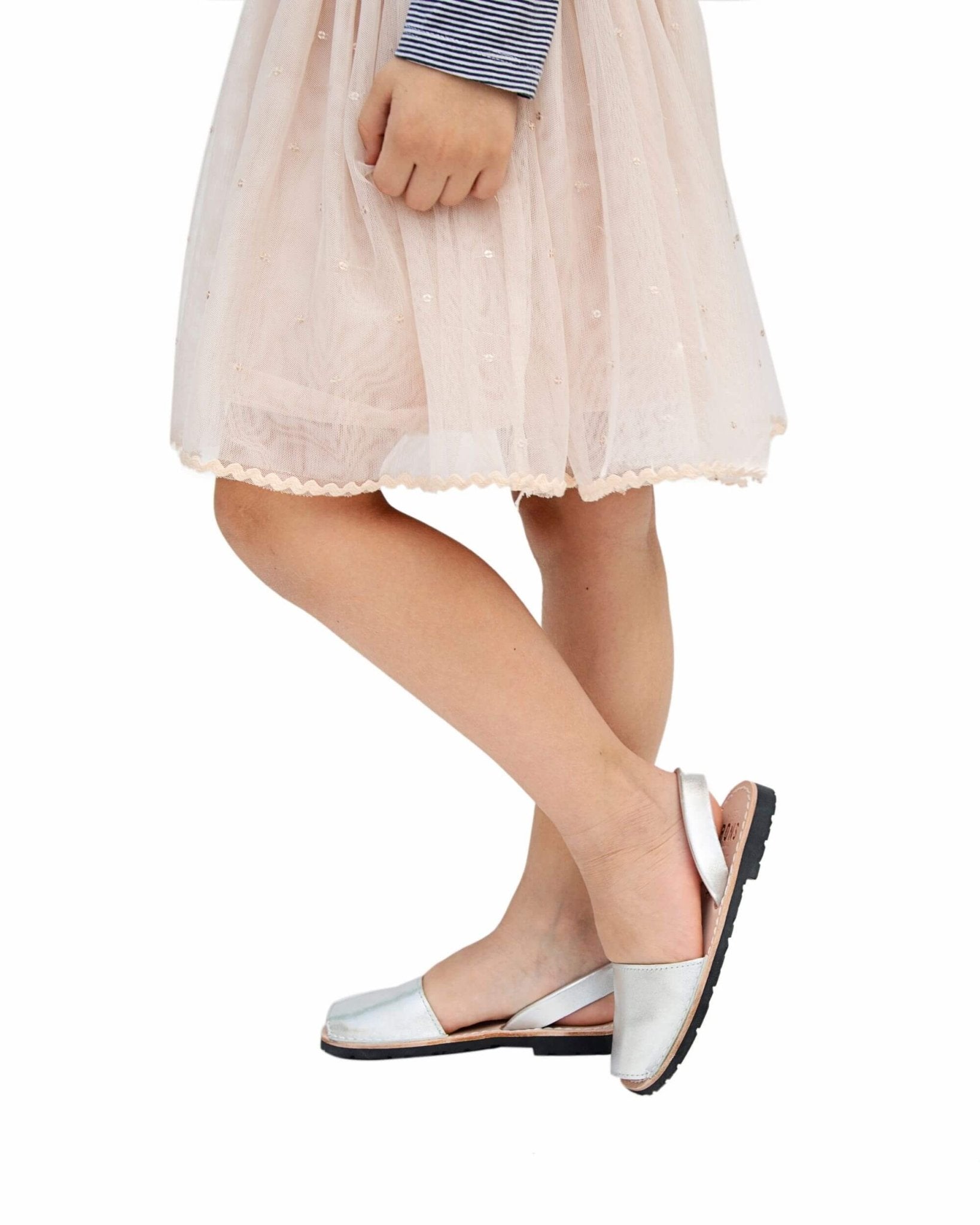 Girls Classic Avarca in Metallic Silver - Shoeq