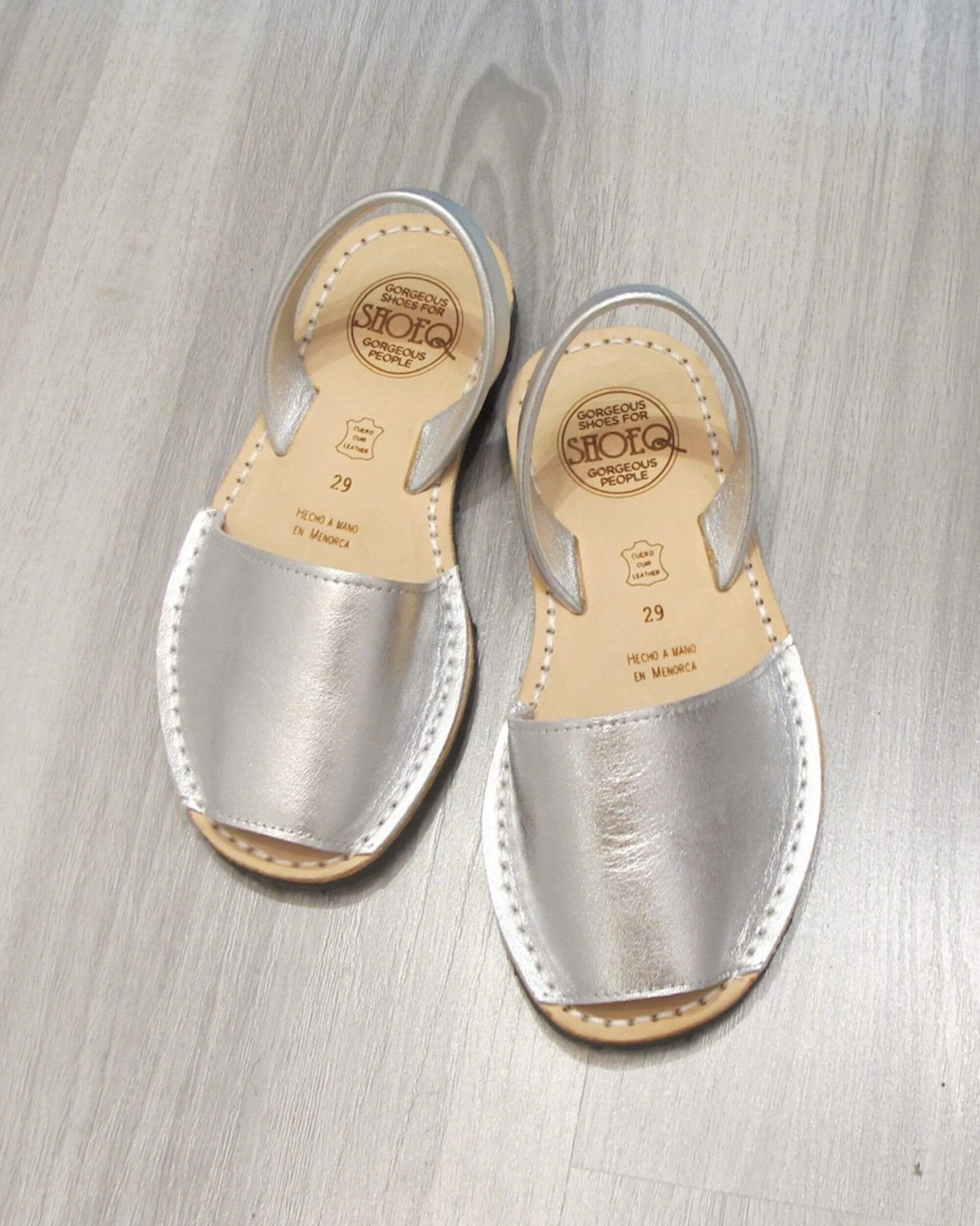 Girls Classic Avarca in Metallic Silver - Shoeq