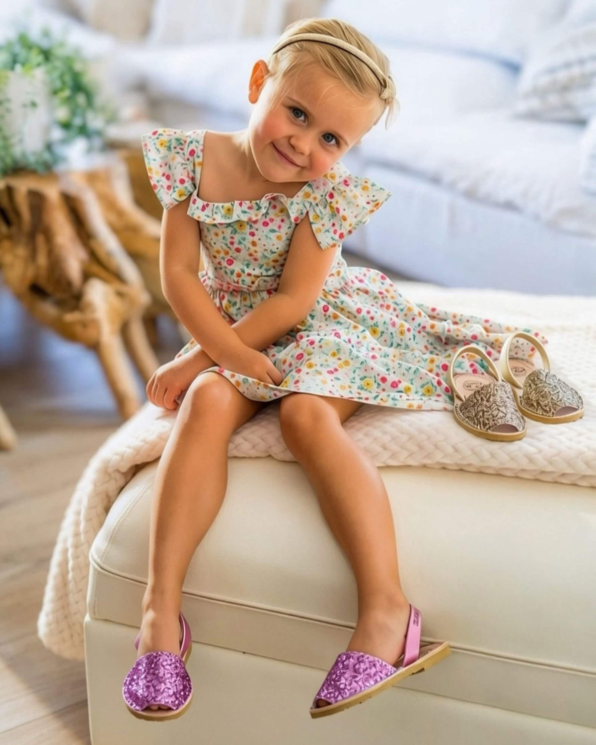 Pink glitter kids leather sandals side view showing a secure strap | Girls Classic Avarca by Shoeq