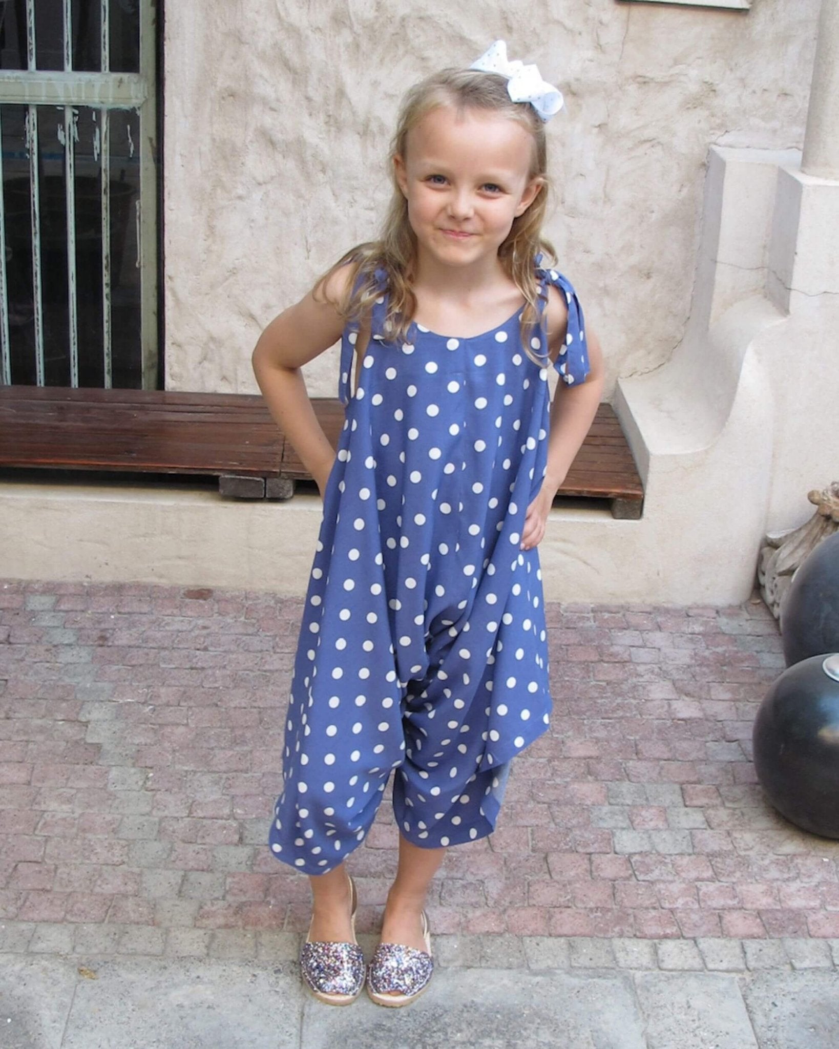 Girls Classic Avarca in Rainbow Gold Glitter - Shoeq