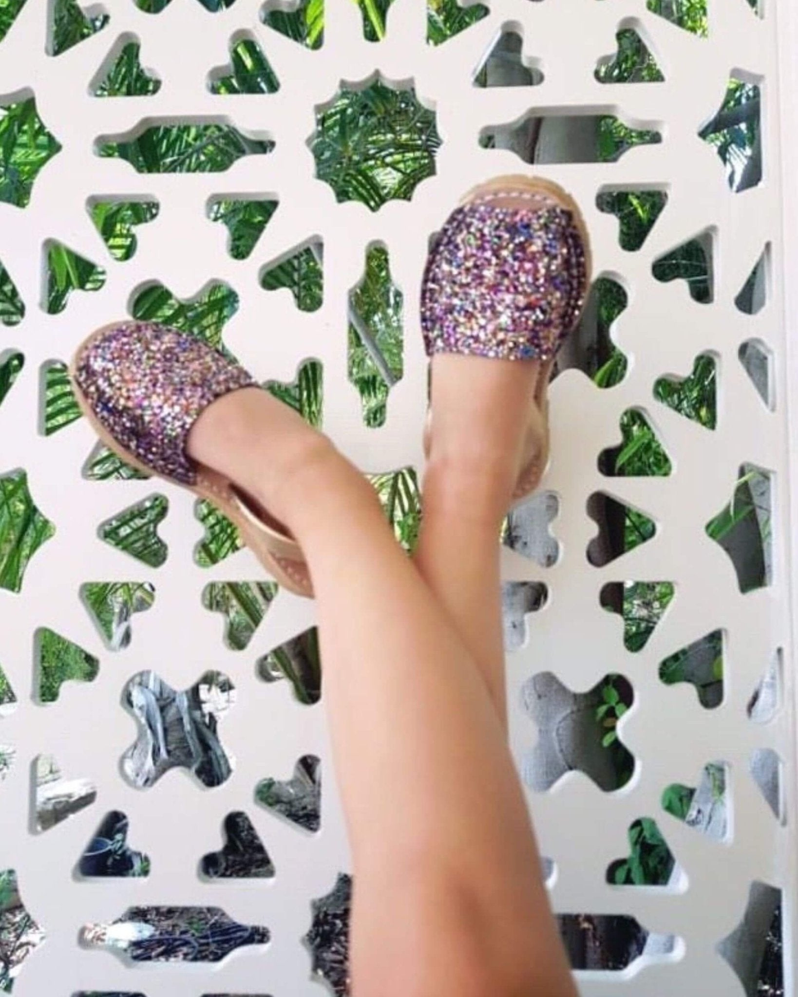 Girls Classic Avarca in Rainbow Gold Glitter - Shoeq