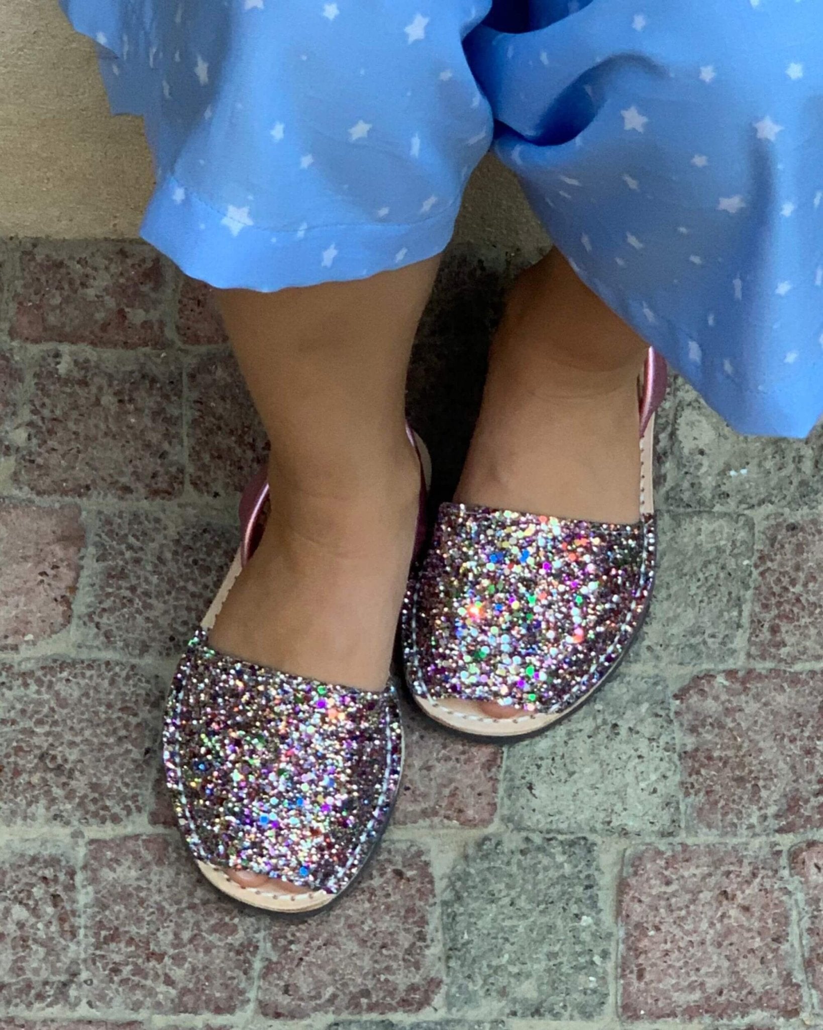 Girls Classic Avarca in Rainbow Pink Glitter - Shoeq