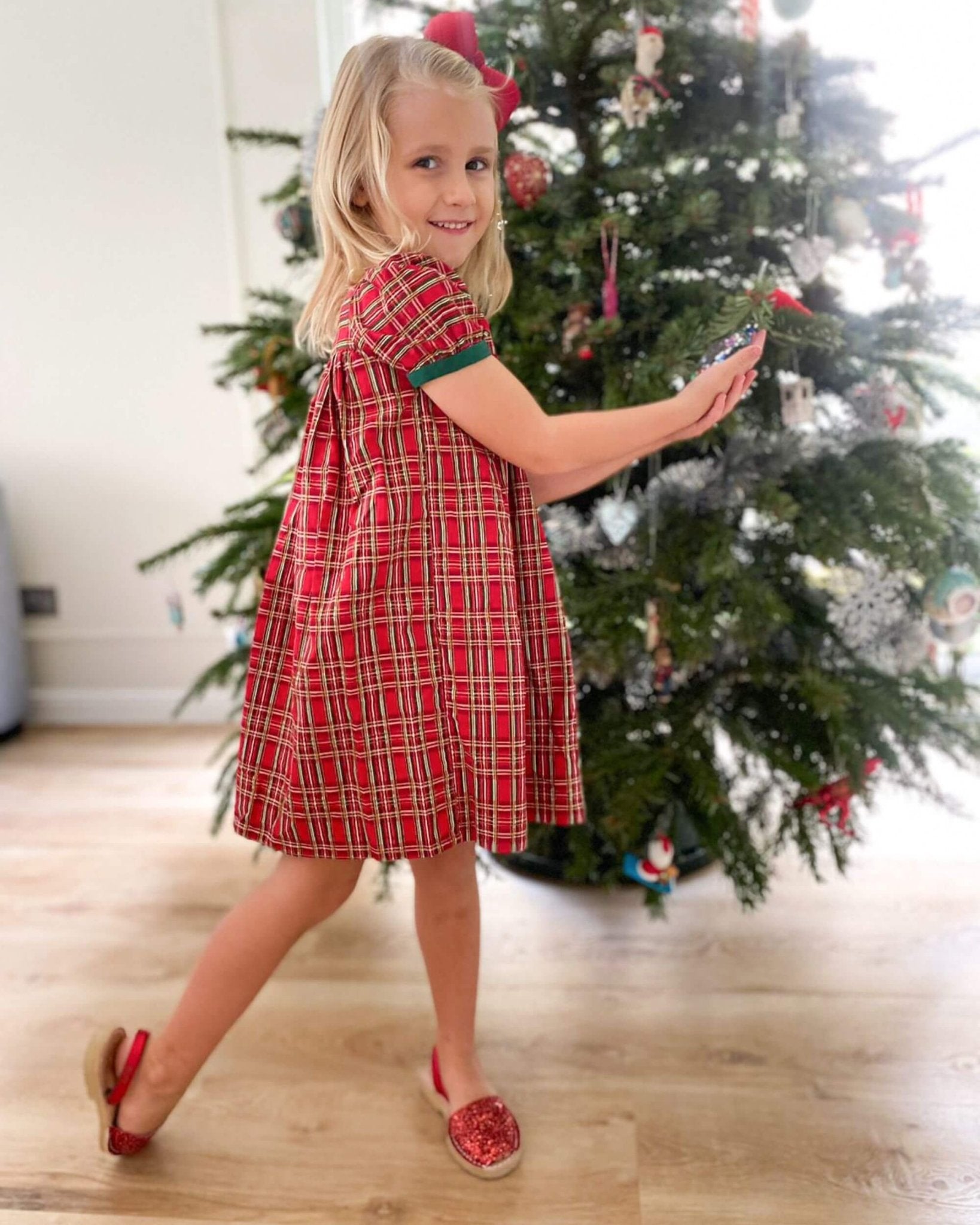 Girls Classic Avarca in Red Glitter - Shoeq