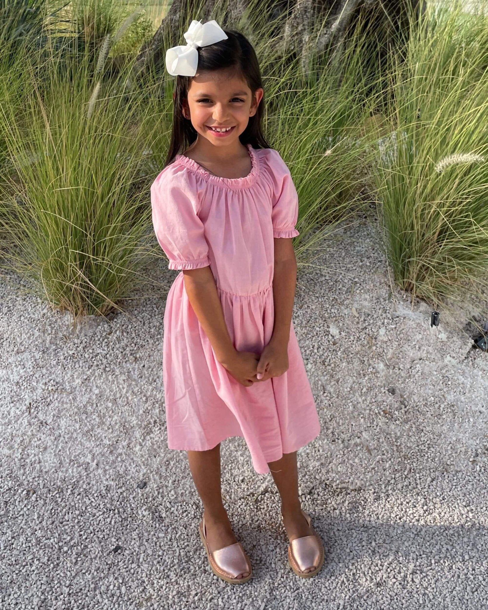 Girls Classic Avarca in Rose Gold - Shoeq