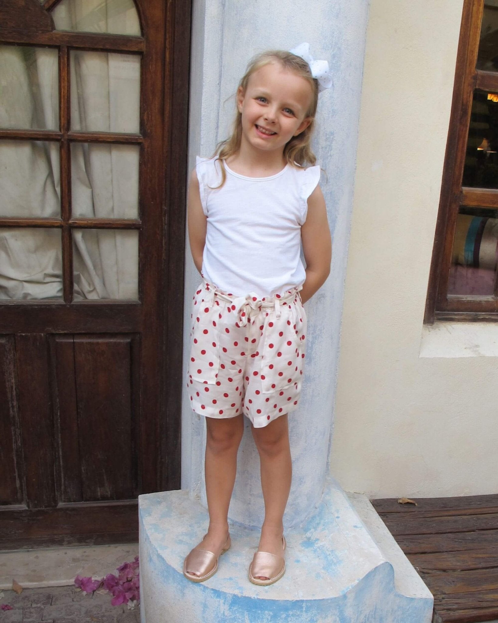 Girls Classic Avarca in Rose Gold - Shoeq