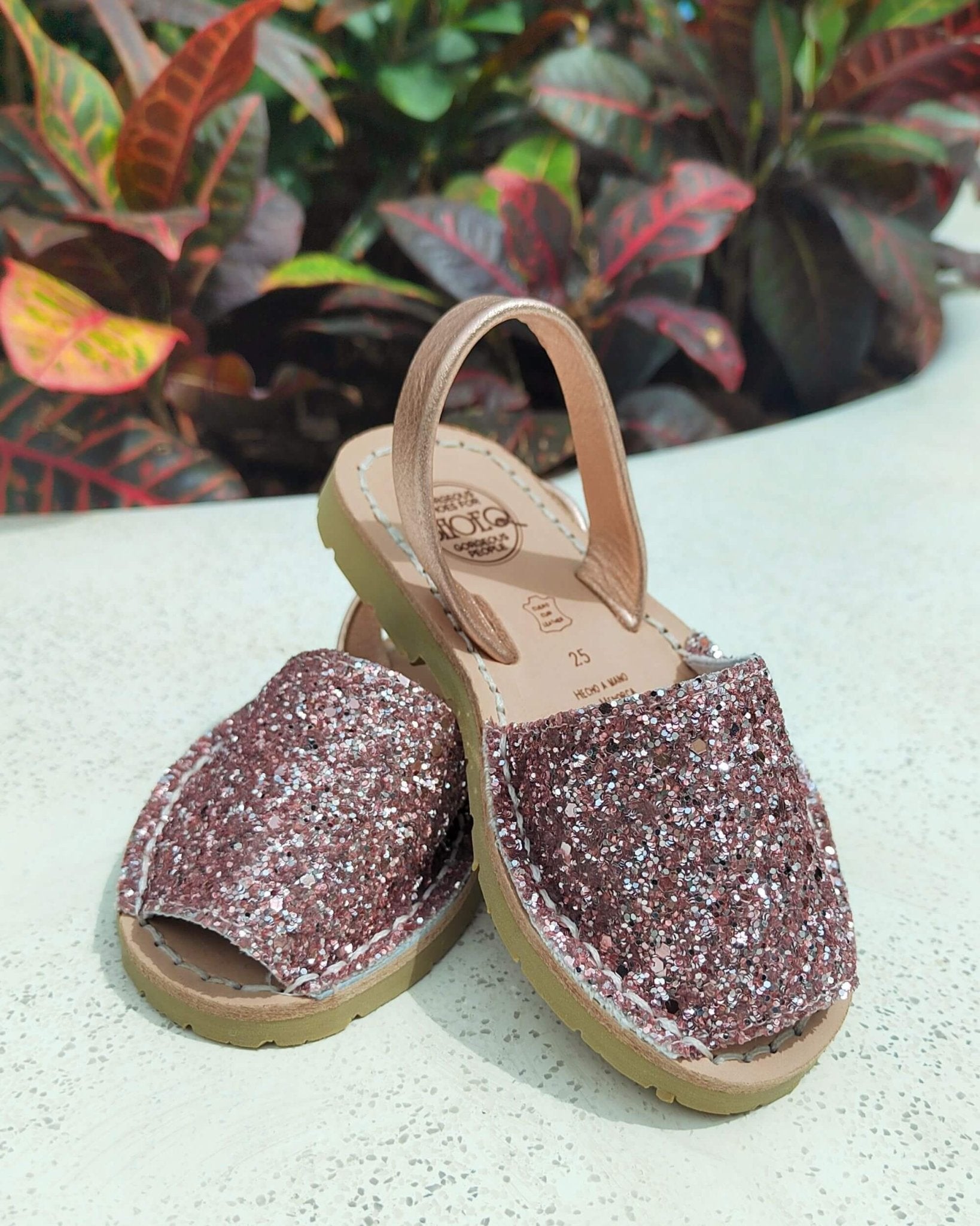 Girls Classic Avarca in Rose Gold Glitter - Shoeq
