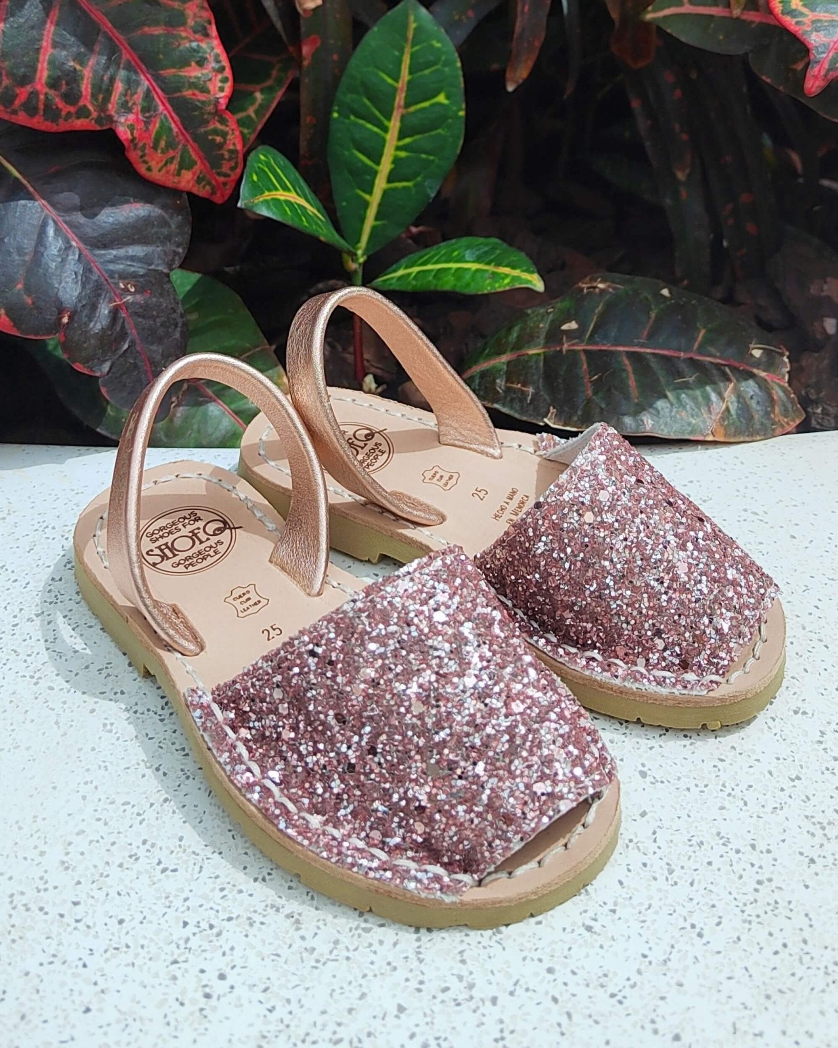 Girls Classic Avarca in Rose Gold Glitter - Shoeq