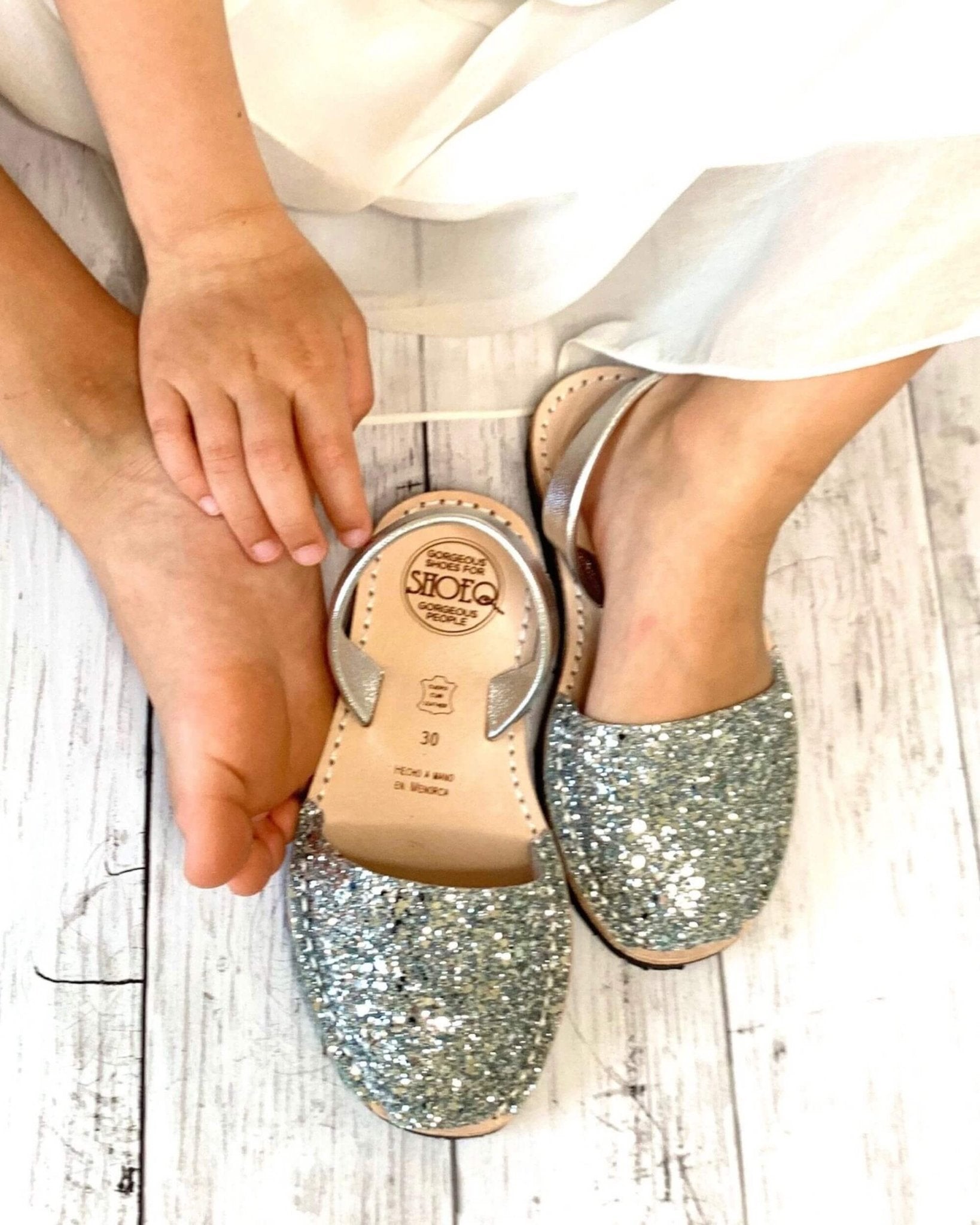 Girls Classic Avarca in Silver Glitter - Shoeq
