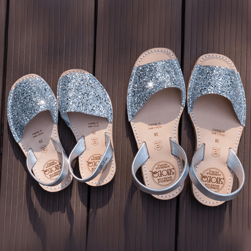 Girls Classic Avarca in Silver Glitter - Shoeq