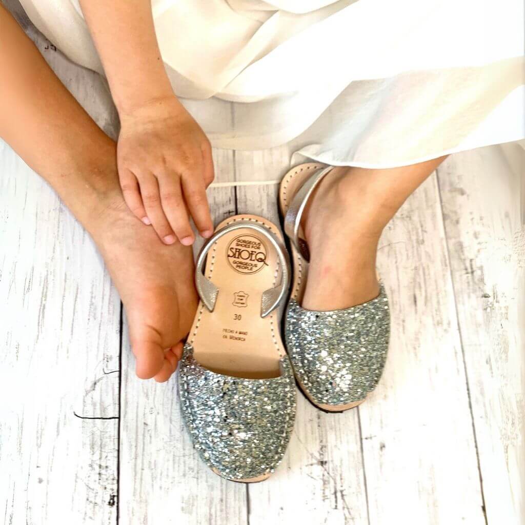 Girls Classic Avarca in Silver Glitter - Shoeq