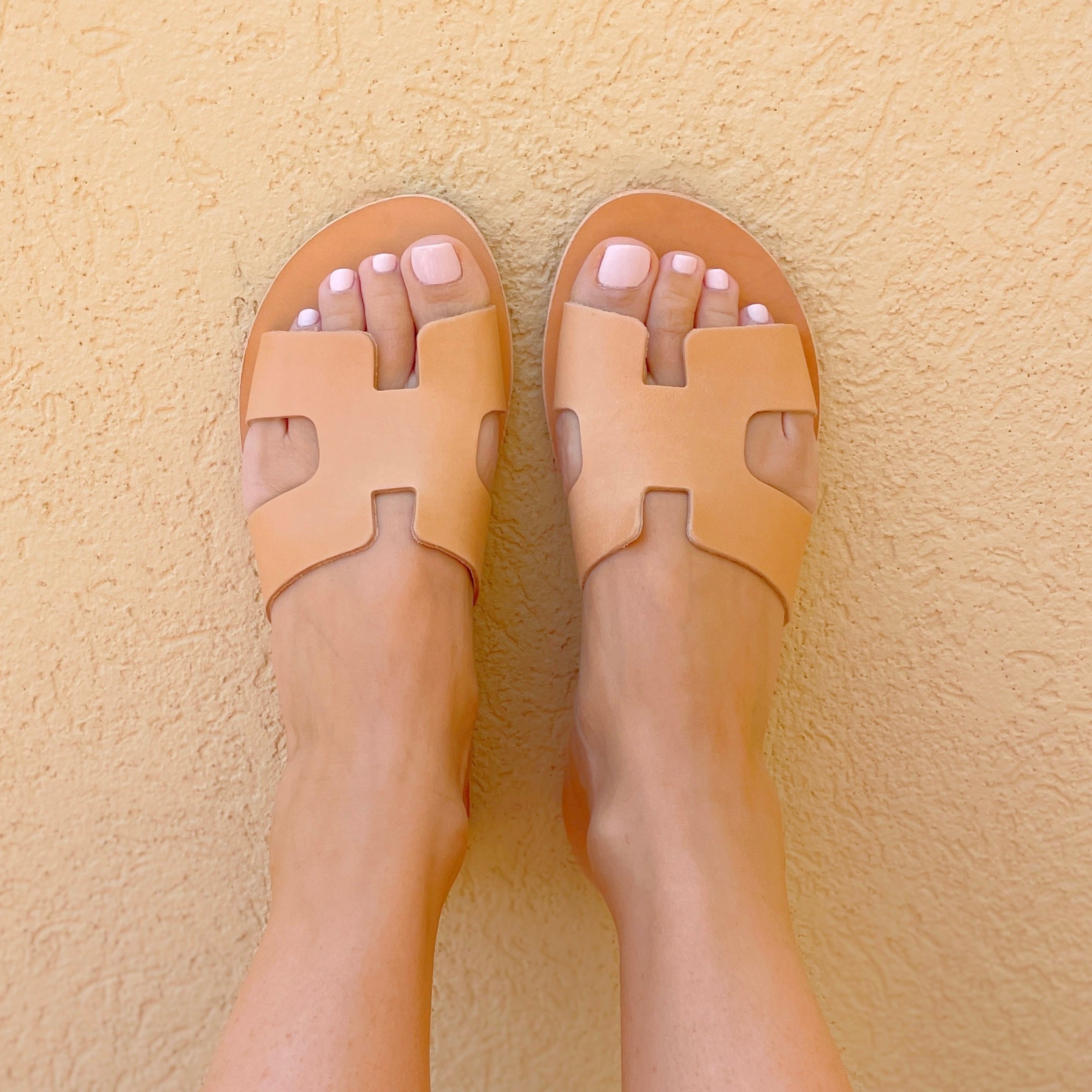 Hania Slide in Caramel - Shoeq