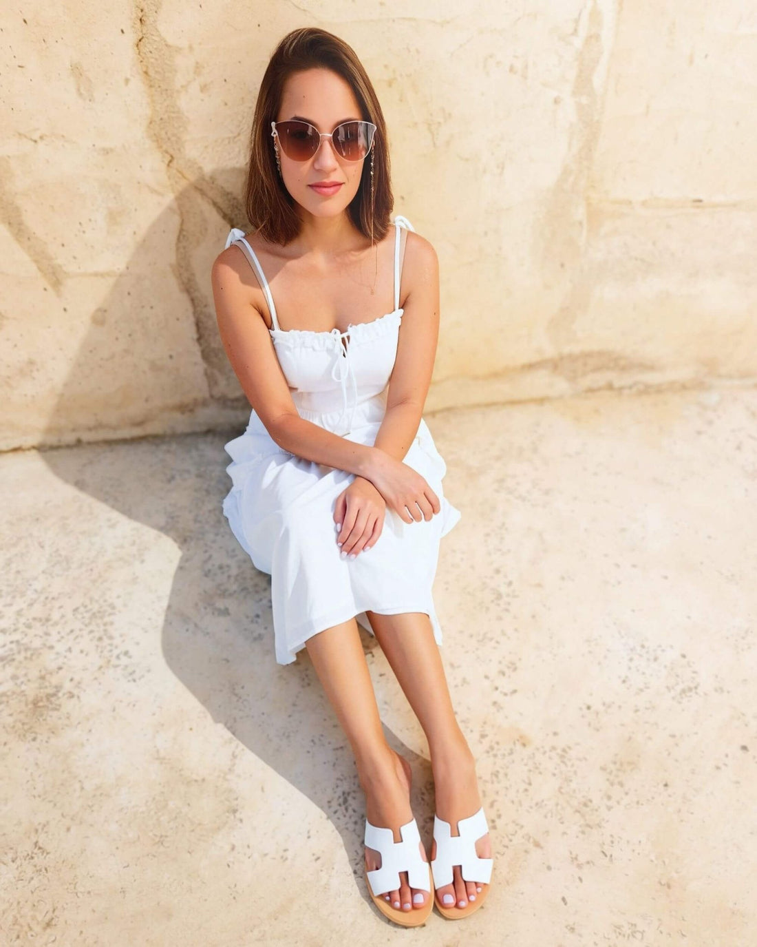 Hania Slide in White - Shoeq