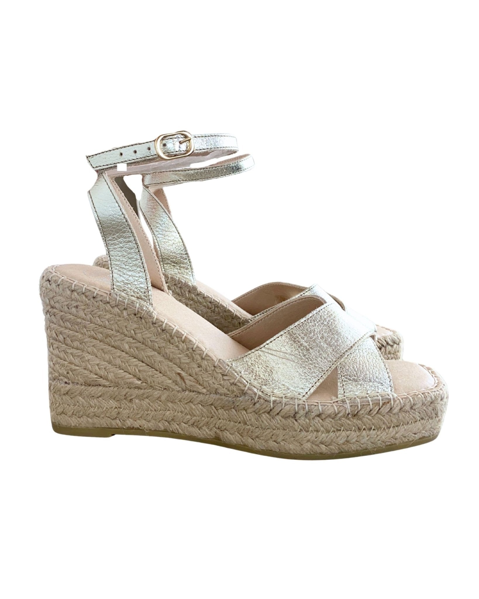 Gold metallic wedge heels with jute platform, designer - Shoeq