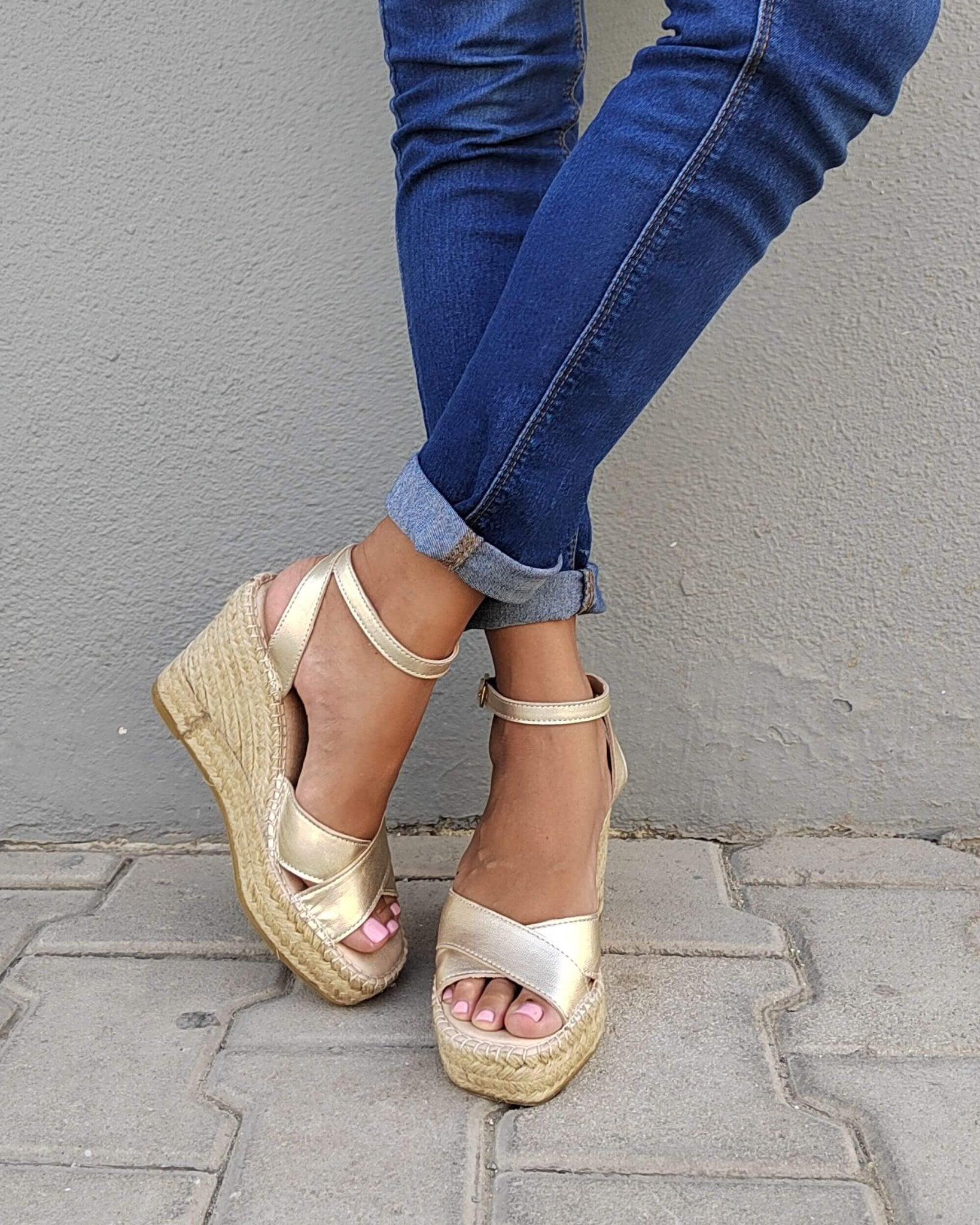 Gold espadrille wedge heels, ankle strap, cushioned - Shoeq