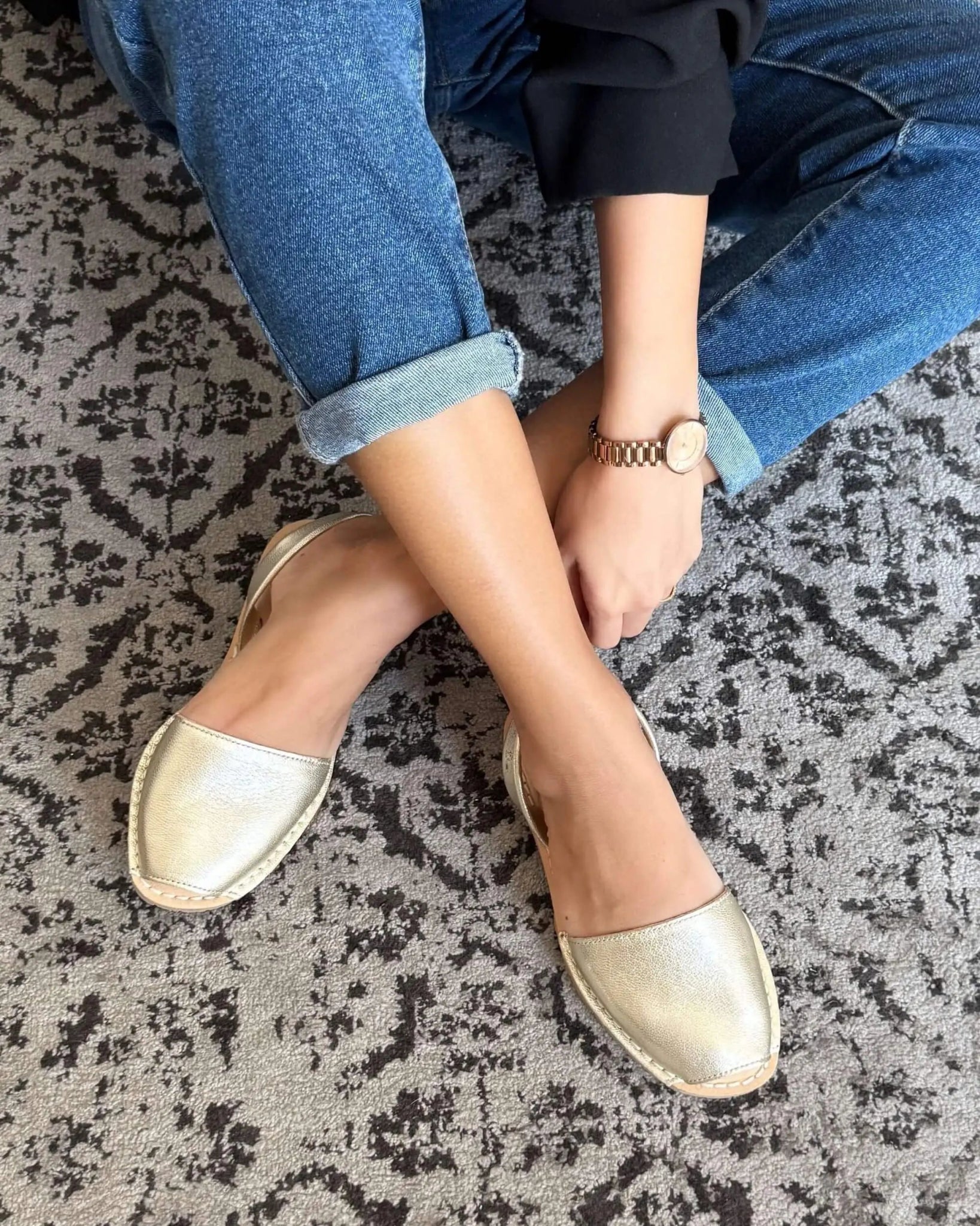 Luxe Avarca champagne metallic flat shoes memory foam Dubai