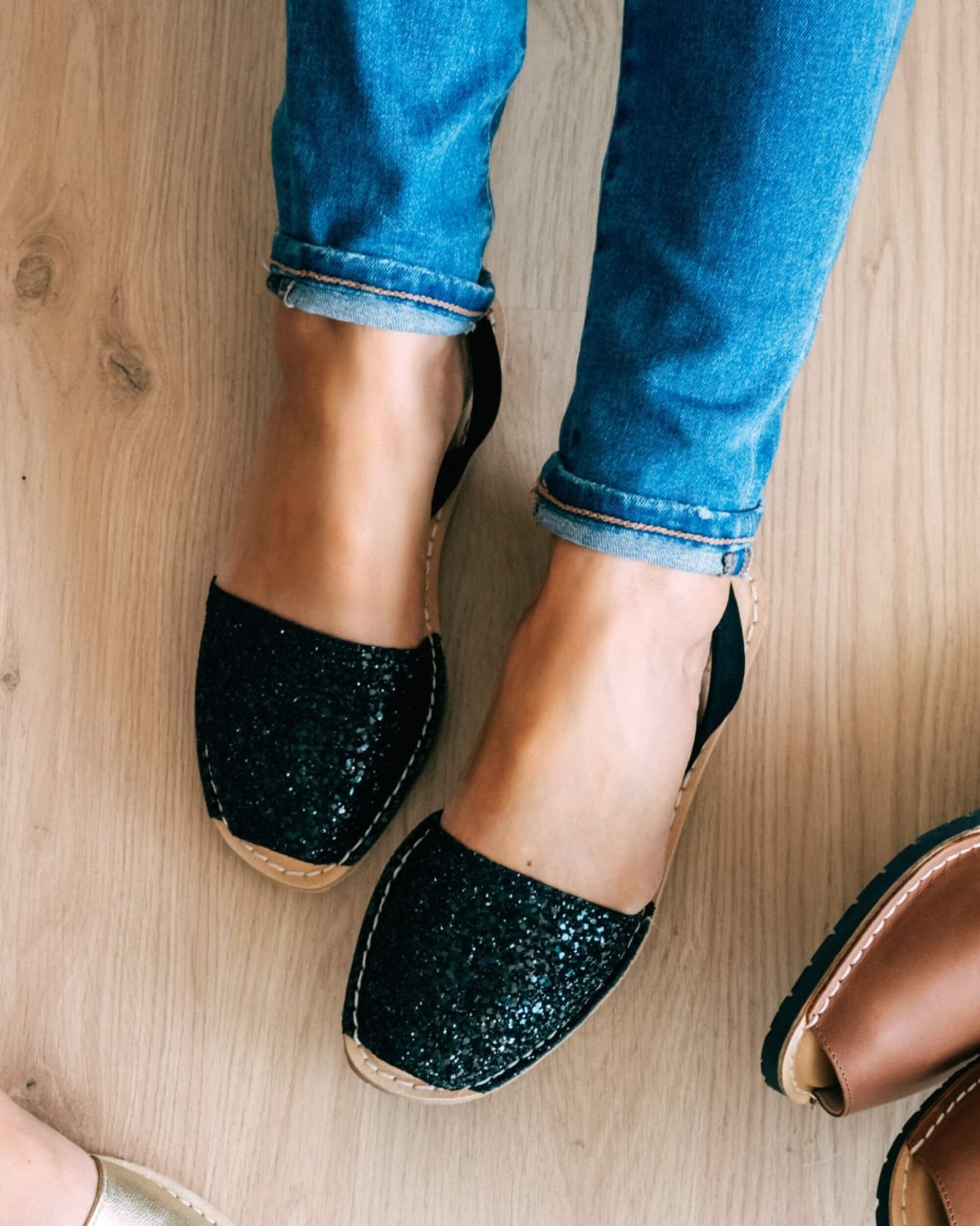 Luxe Avarca midnight glitter vegan flat walking Dubai