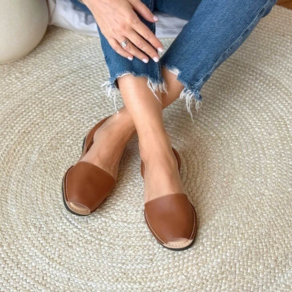 Luxe Premium Avarca in Chocolate - Shoeq
