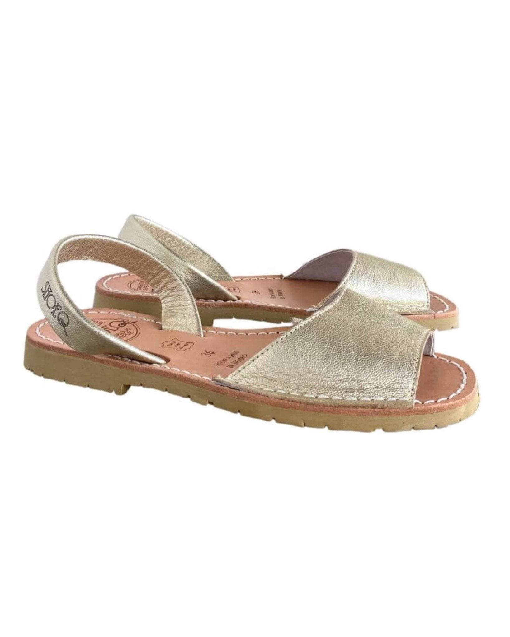 Peekaboo Avarca champagne metallic sole detail recycled rubber lightweight - Shoeq