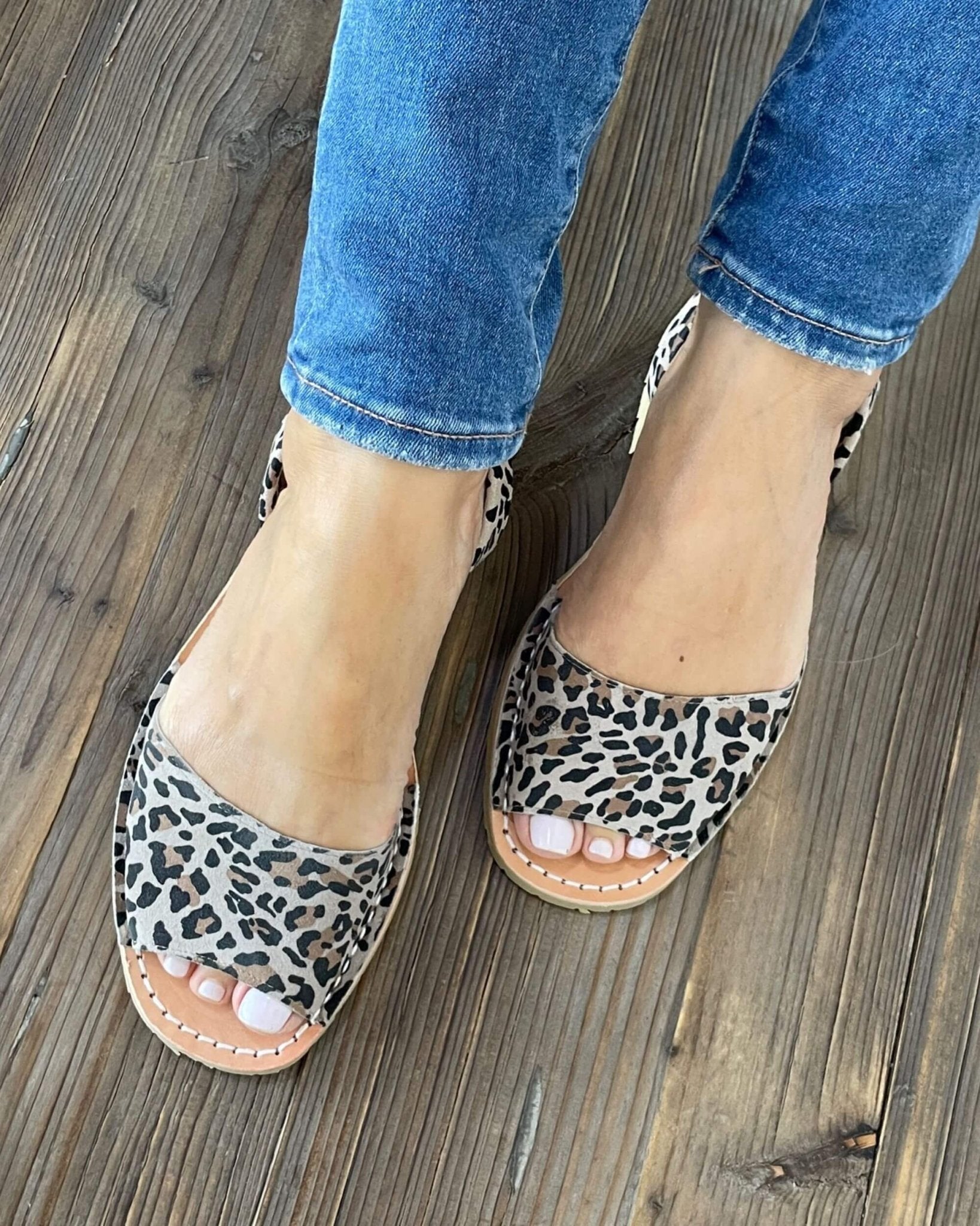 Peekaboo Avarca in Dark Leopard - Shoeq