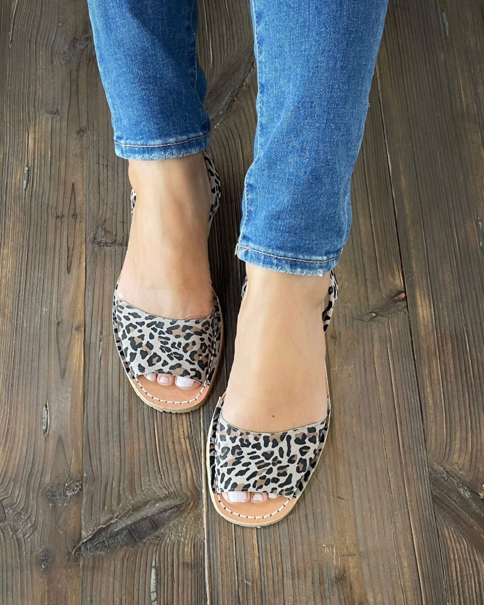 Peekaboo Avarca in Dark Leopard - Shoeq