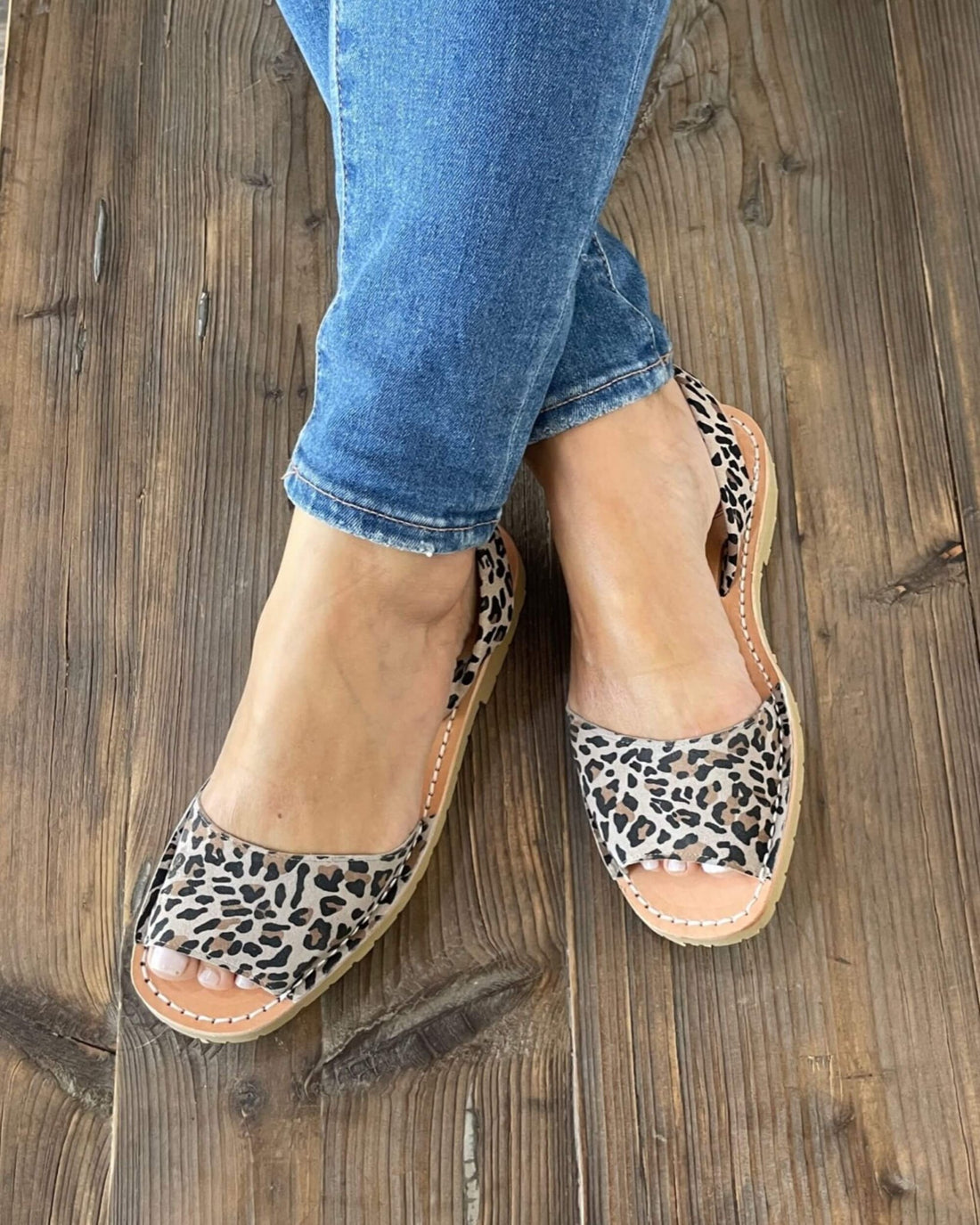 Peekaboo Avarca in Dark Leopard - Shoeq