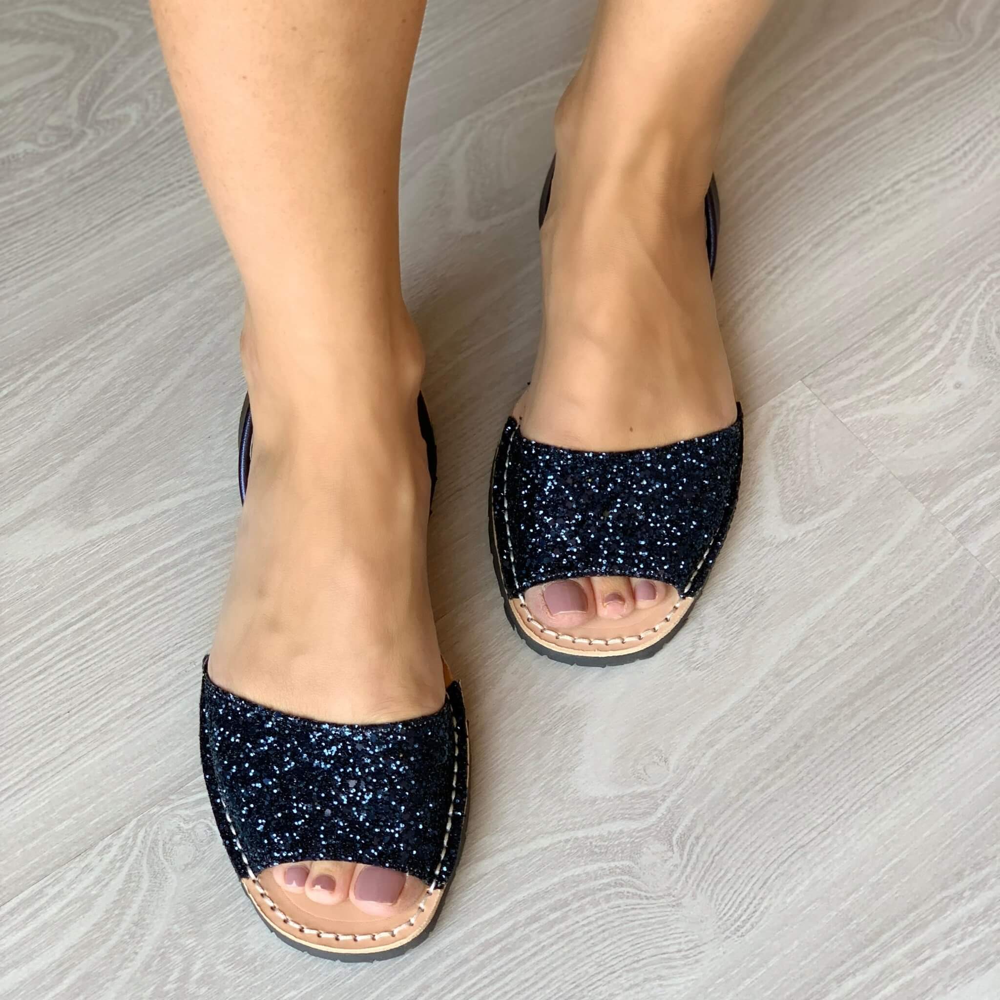 Peekaboo Avarca in Navy Glitter