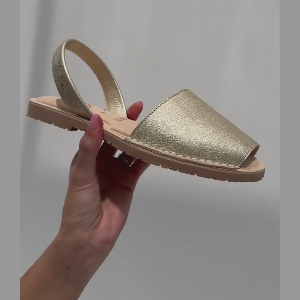 Luxe Avarca in Champagne Metallic