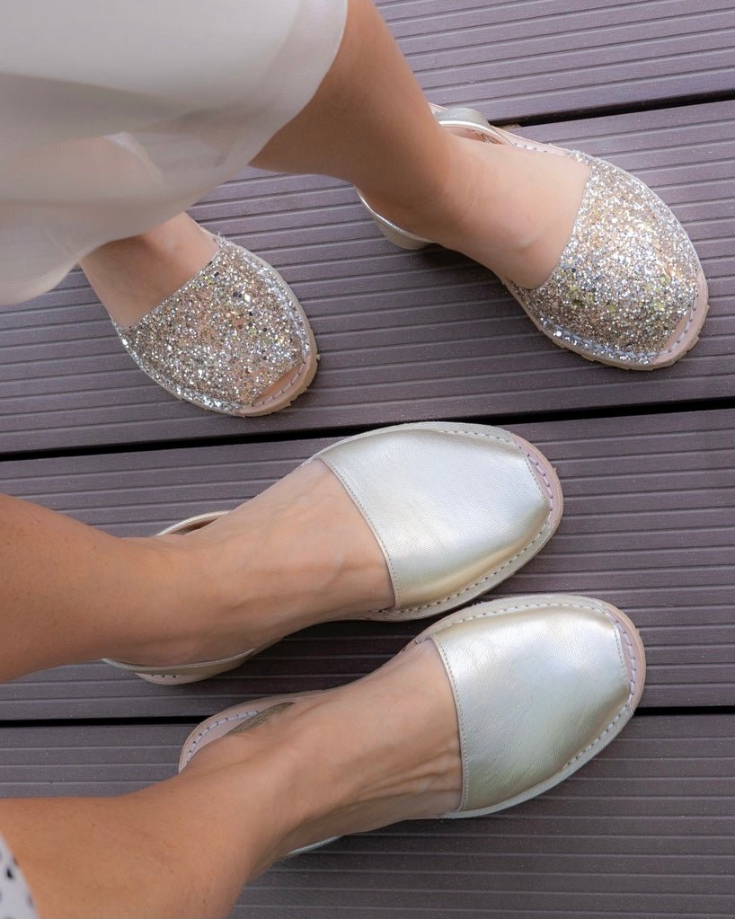 Classic Avarca in Champagne Metallic - Shoeq