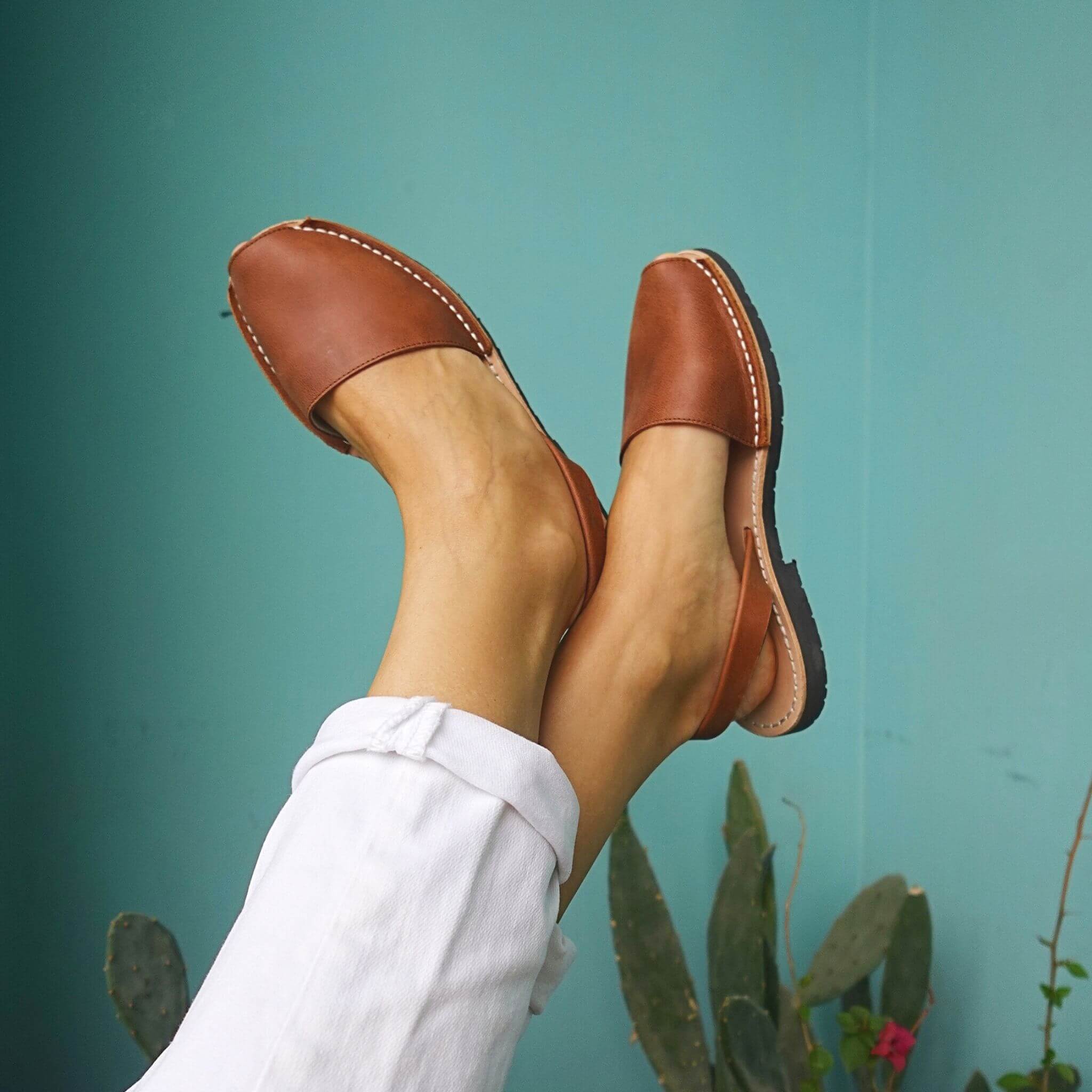 Classic Avarca in Chocolate - Shoeq