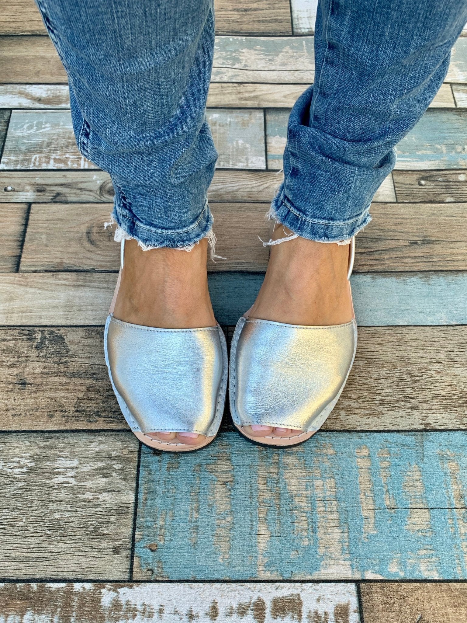 Classic Avarca in Metallic Silver - Shoeq