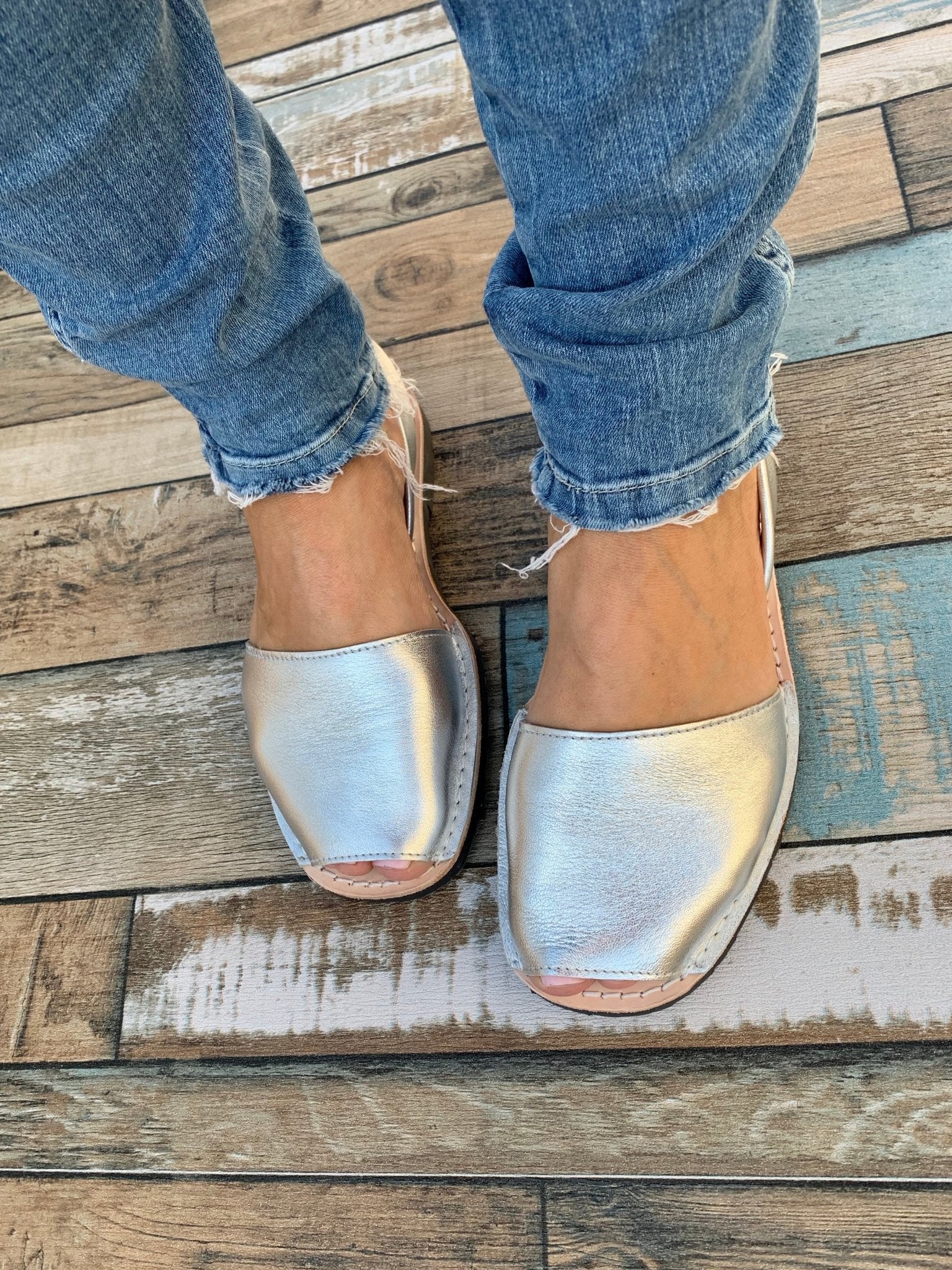 Classic Avarca in Metallic Silver - Shoeq