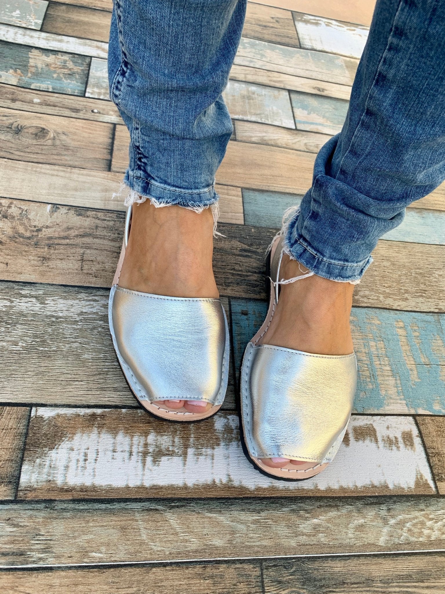 Classic Avarca in Metallic Silver - Shoeq