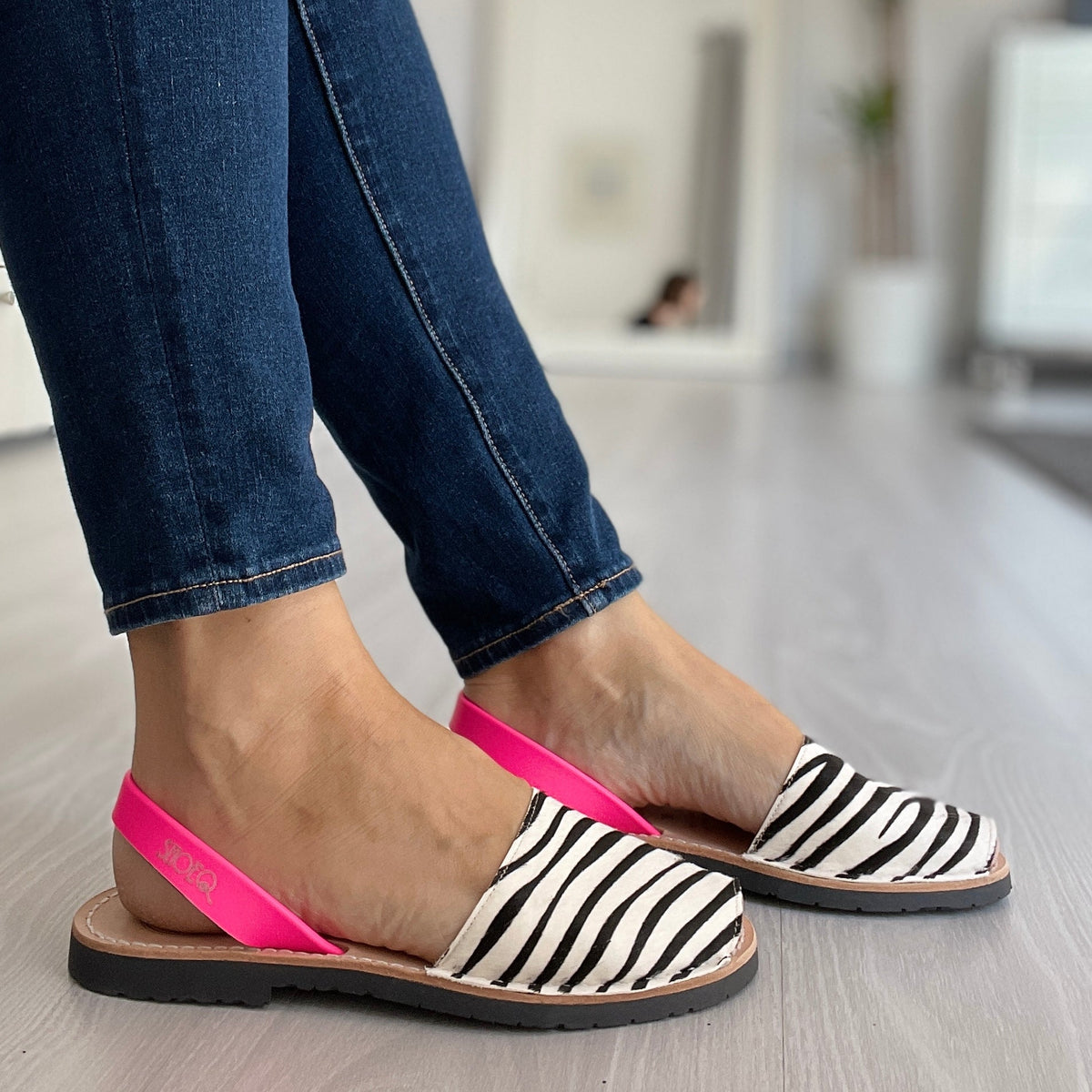 Classic Avarca in Zebra Neon - Shoeq