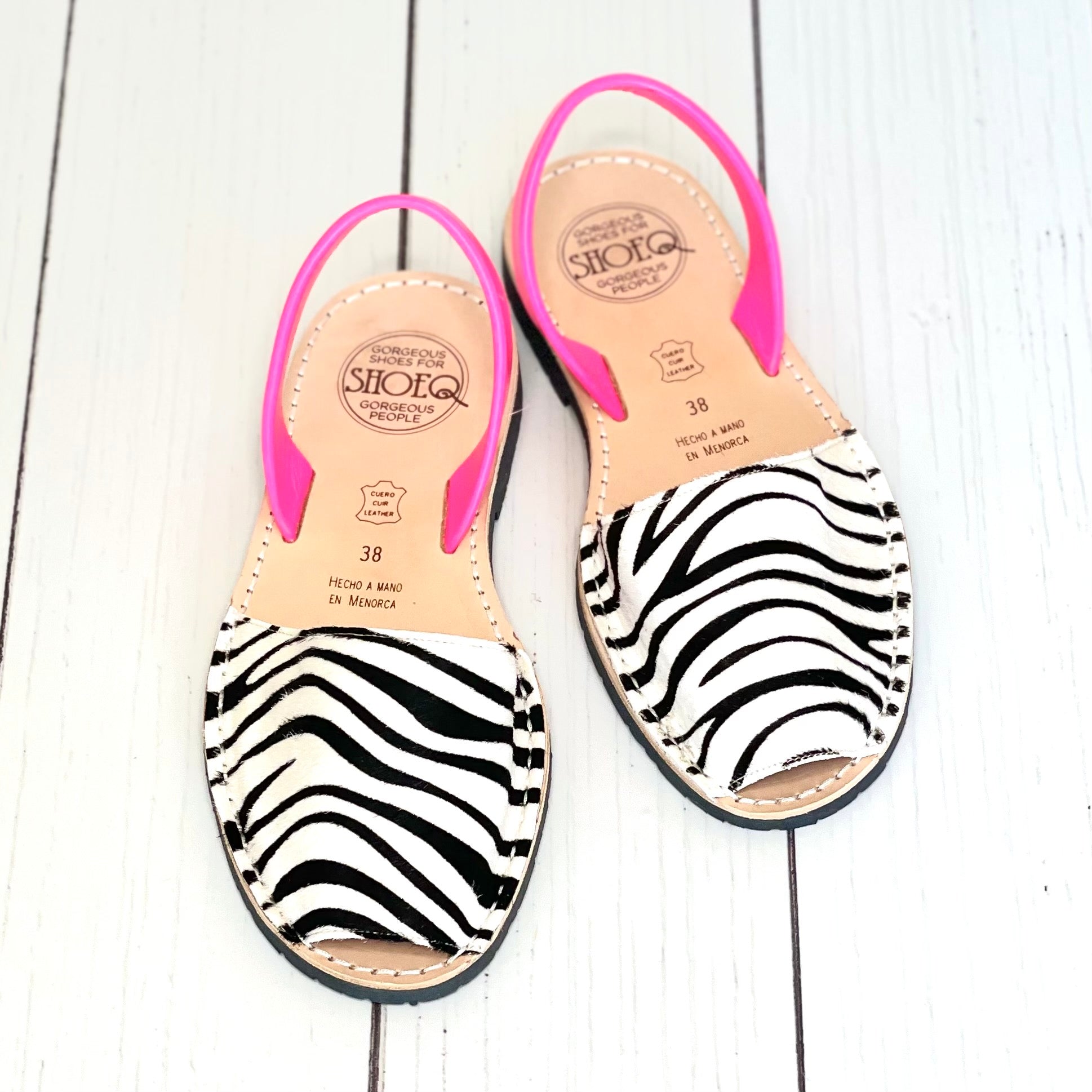 Classic Avarca in Zebra Neon - Shoeq