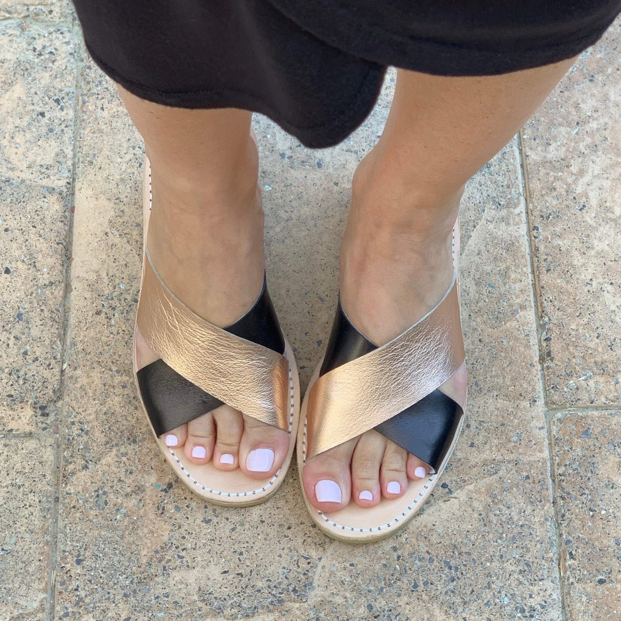 Crossover Slide in Midnight Rose - Shoeq