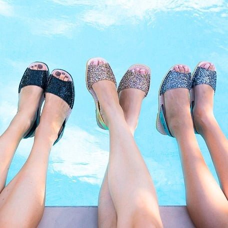 Peekaboo Avarca in Gunmetal Glitter - Shoeq