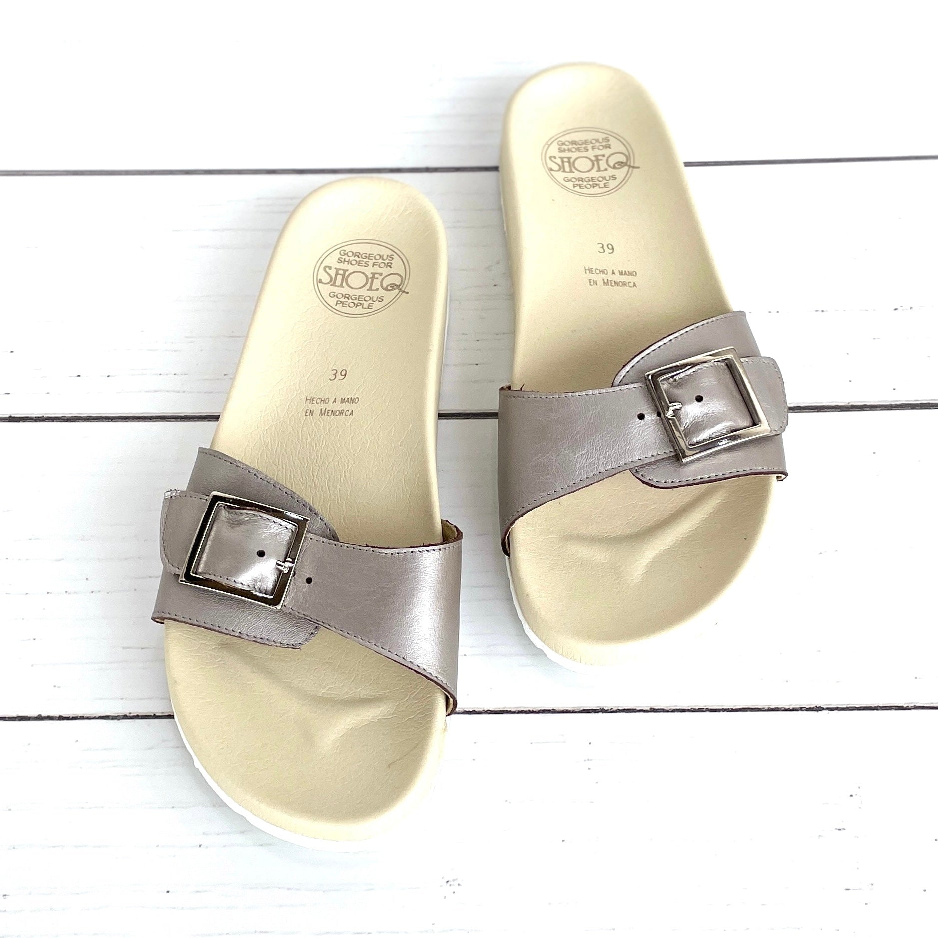 Sophia Slide in Platinum - Shoeq