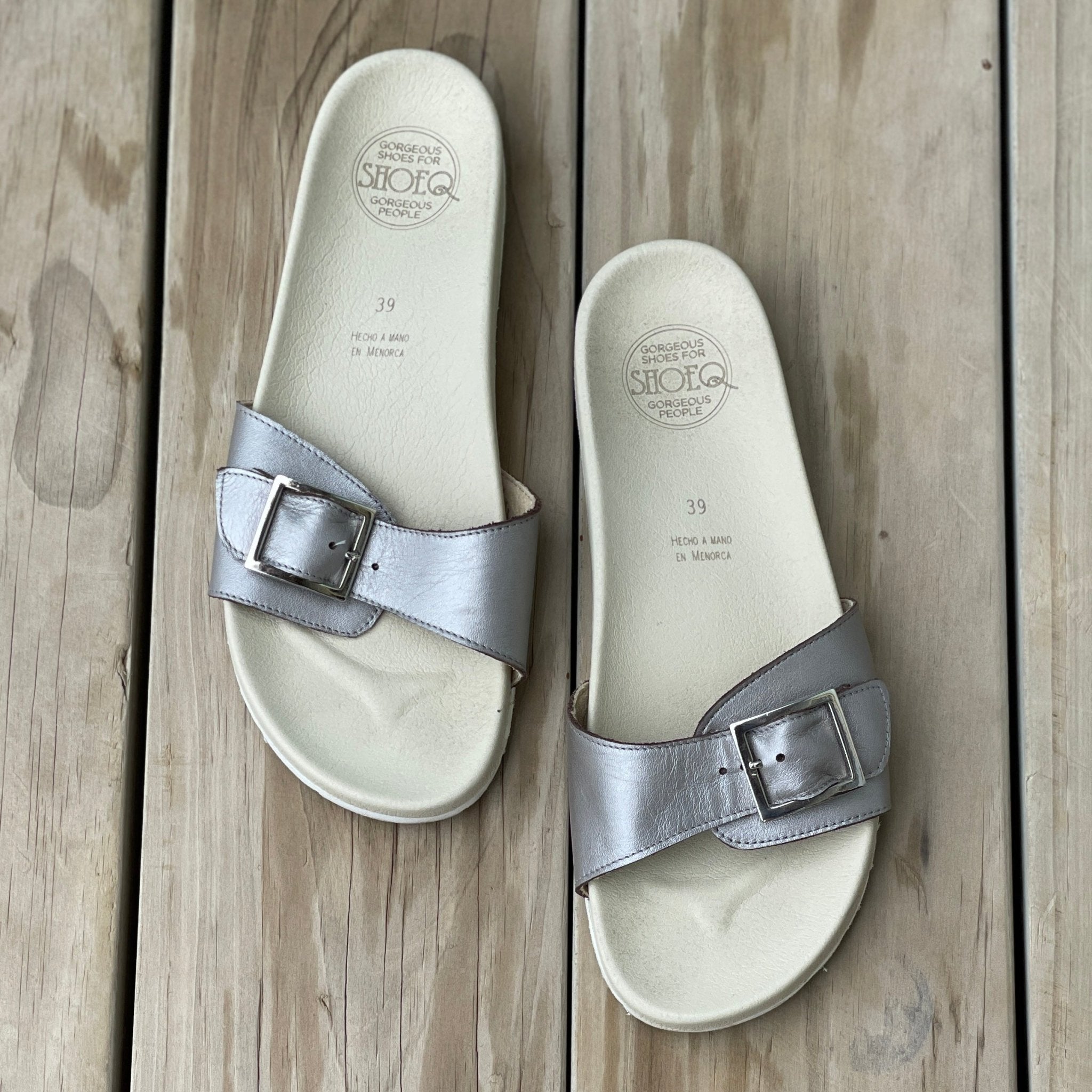 Sophia Slide in Platinum - Shoeq